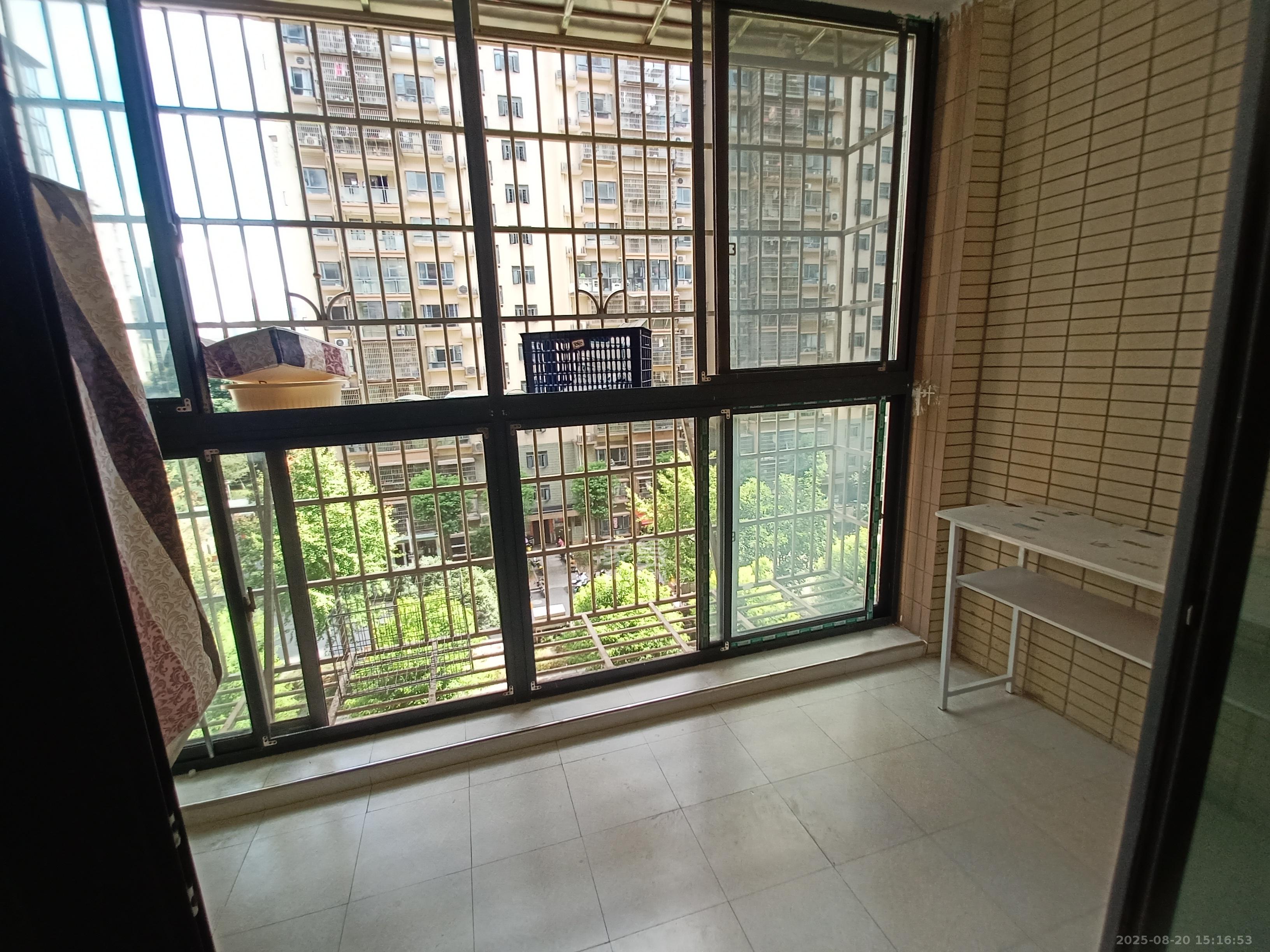 茶山馨苑 3室2厅1卫 2900.0元/月 茶山馨苑 3室2厅1卫 2900.0元/月室内图