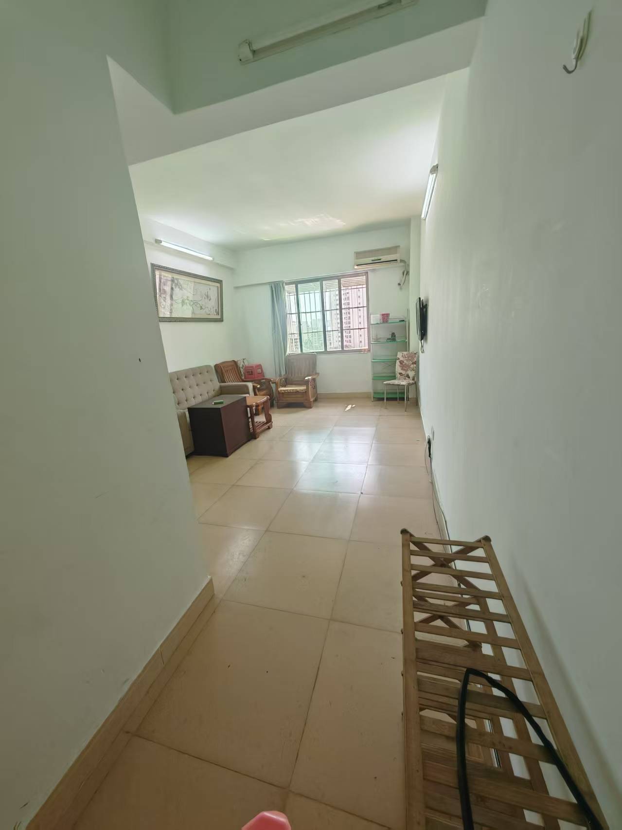 立天公寓 1室1厅1卫 56.0万 立天公寓 1室1厅1卫 56.0万客厅