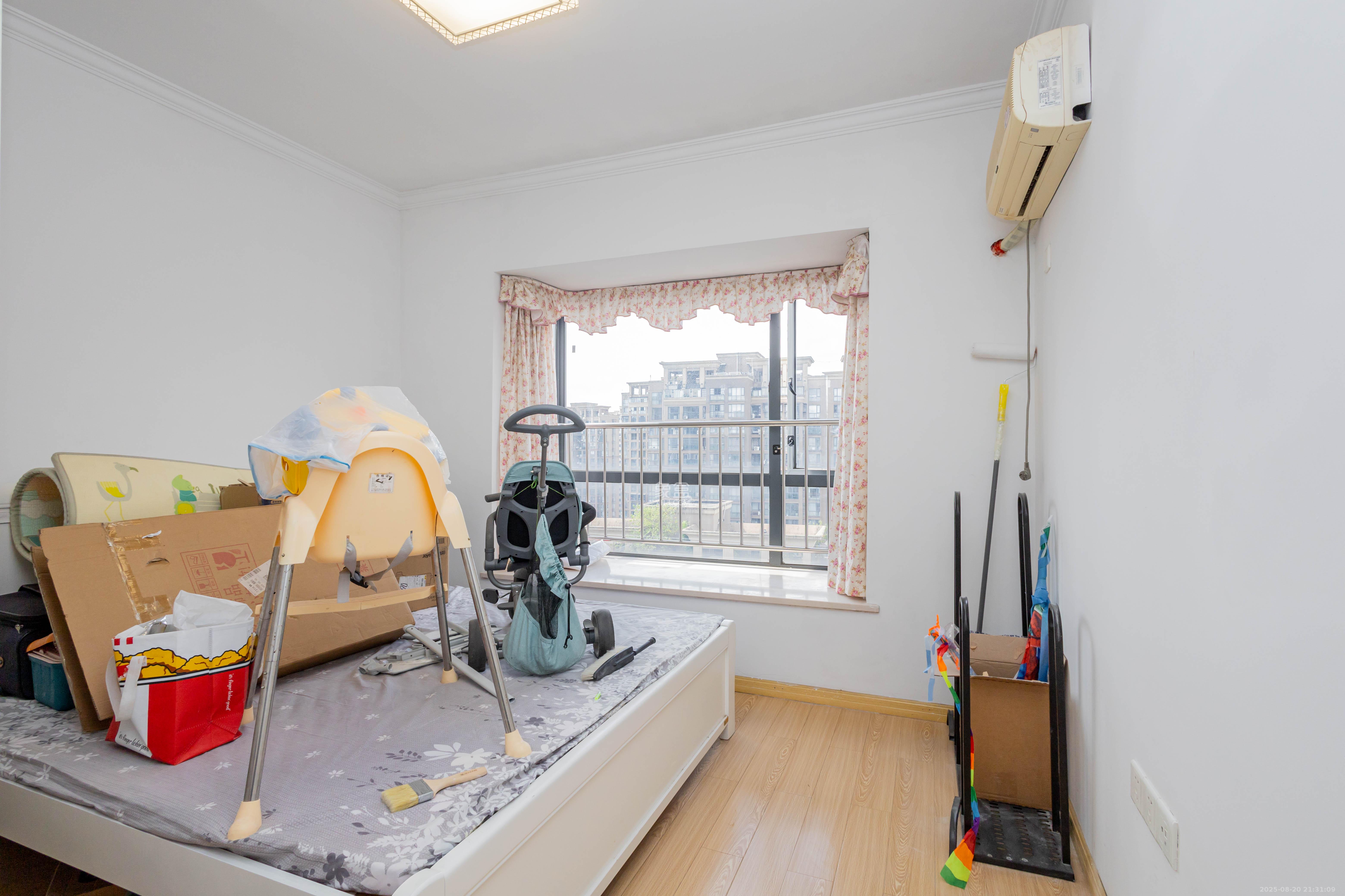 I尚国际(元泰大厦) 2室2厅1卫 67.0万 I尚国际(元泰大厦) 2室2厅1卫 67.0万卧室