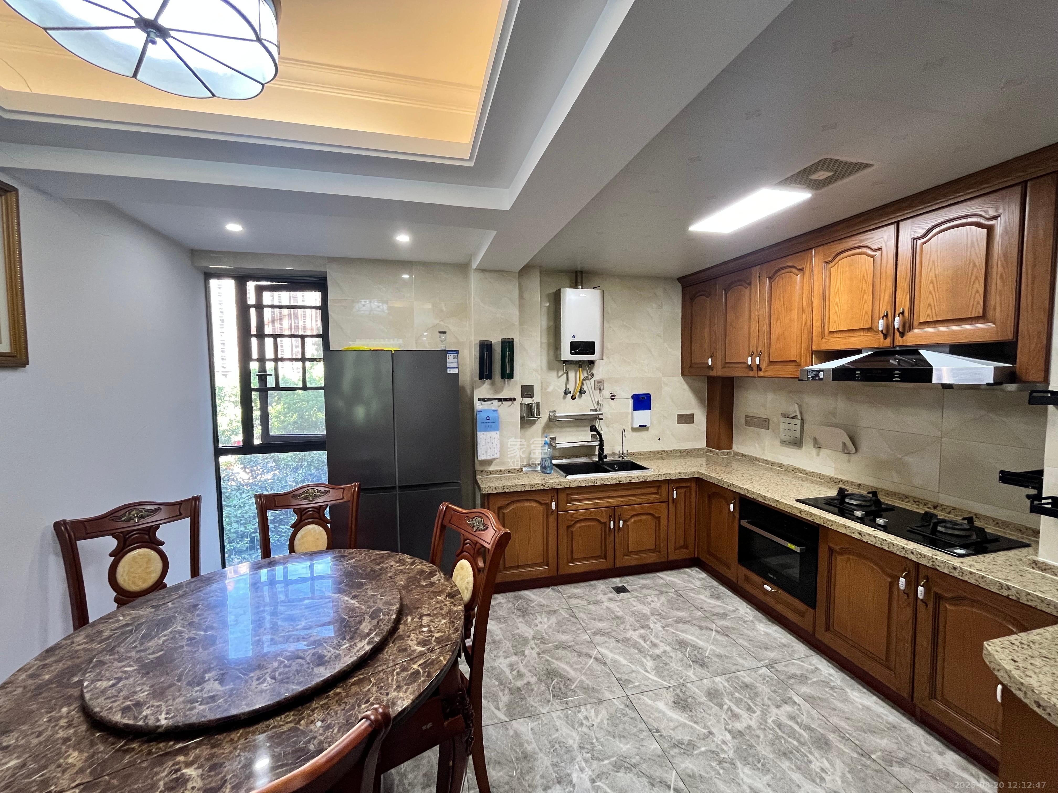 恒基凯旋门一二期 4室2厅2卫 3500.0元/月 恒基凯旋门一二期 4室2厅2卫 3500.0元/月室内图