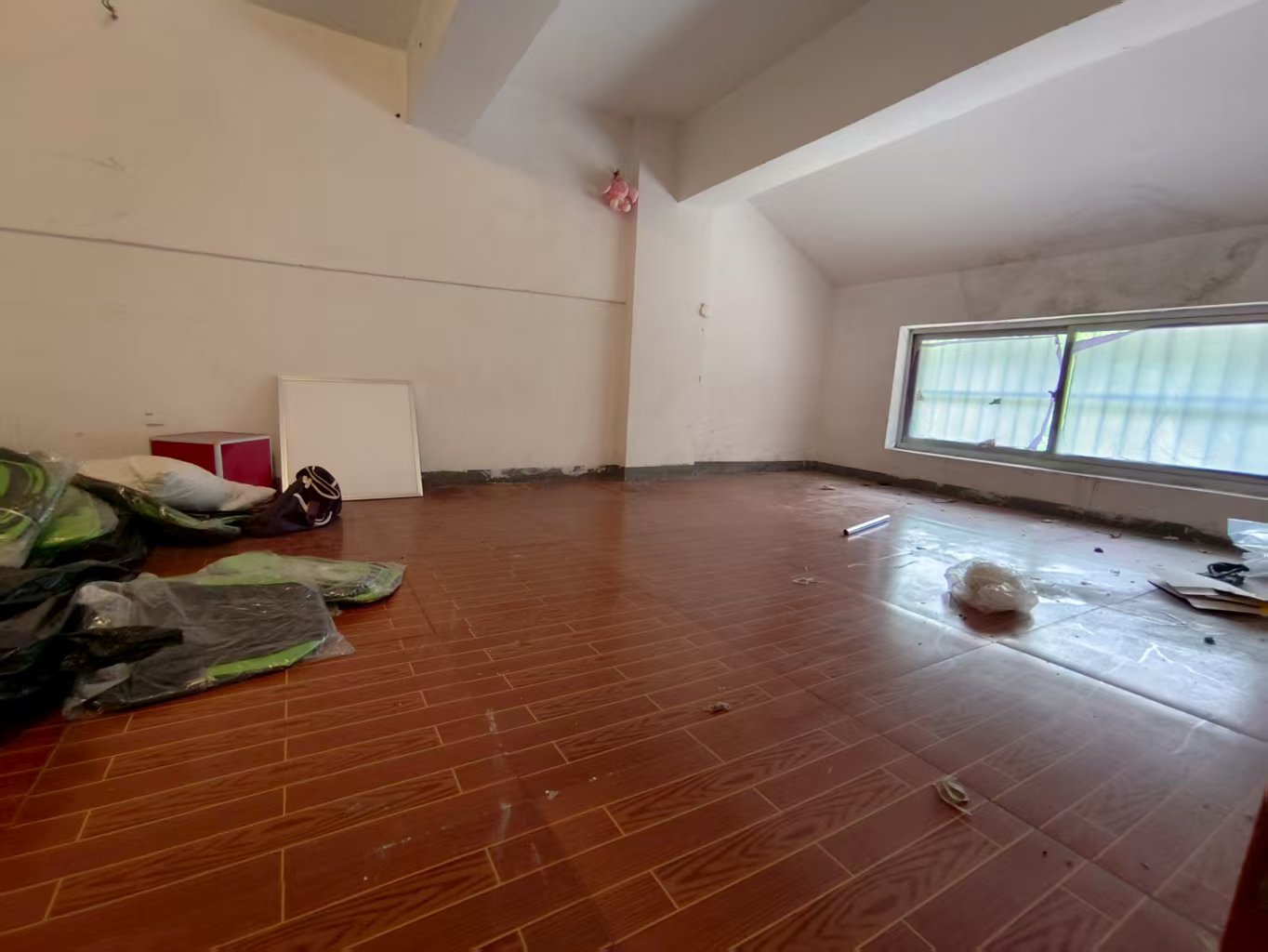 天台小区 1室1厅1卫 80.0万 天台小区 1室1厅1卫 80.0万室内图