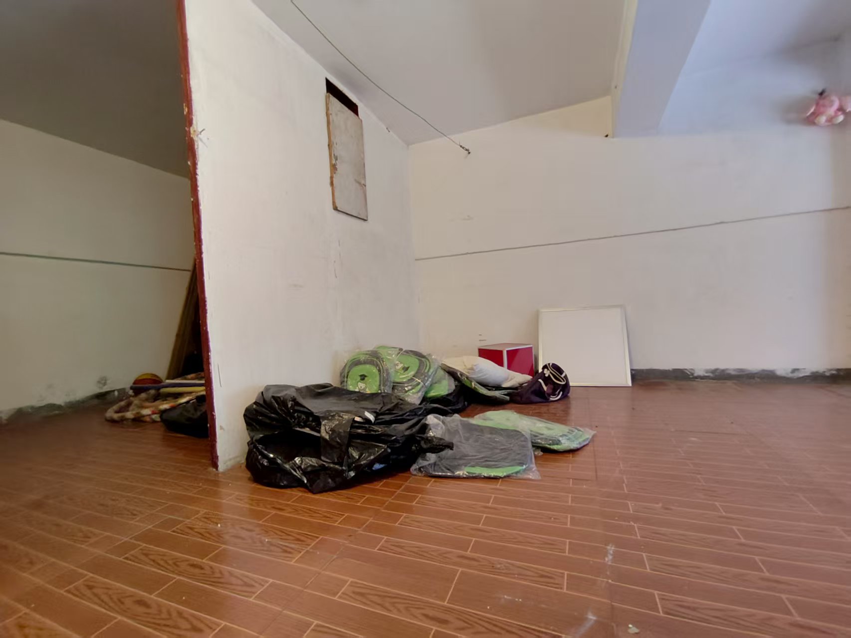 天台小区 1室1厅1卫 80.0万 天台小区 1室1厅1卫 80.0万室内图