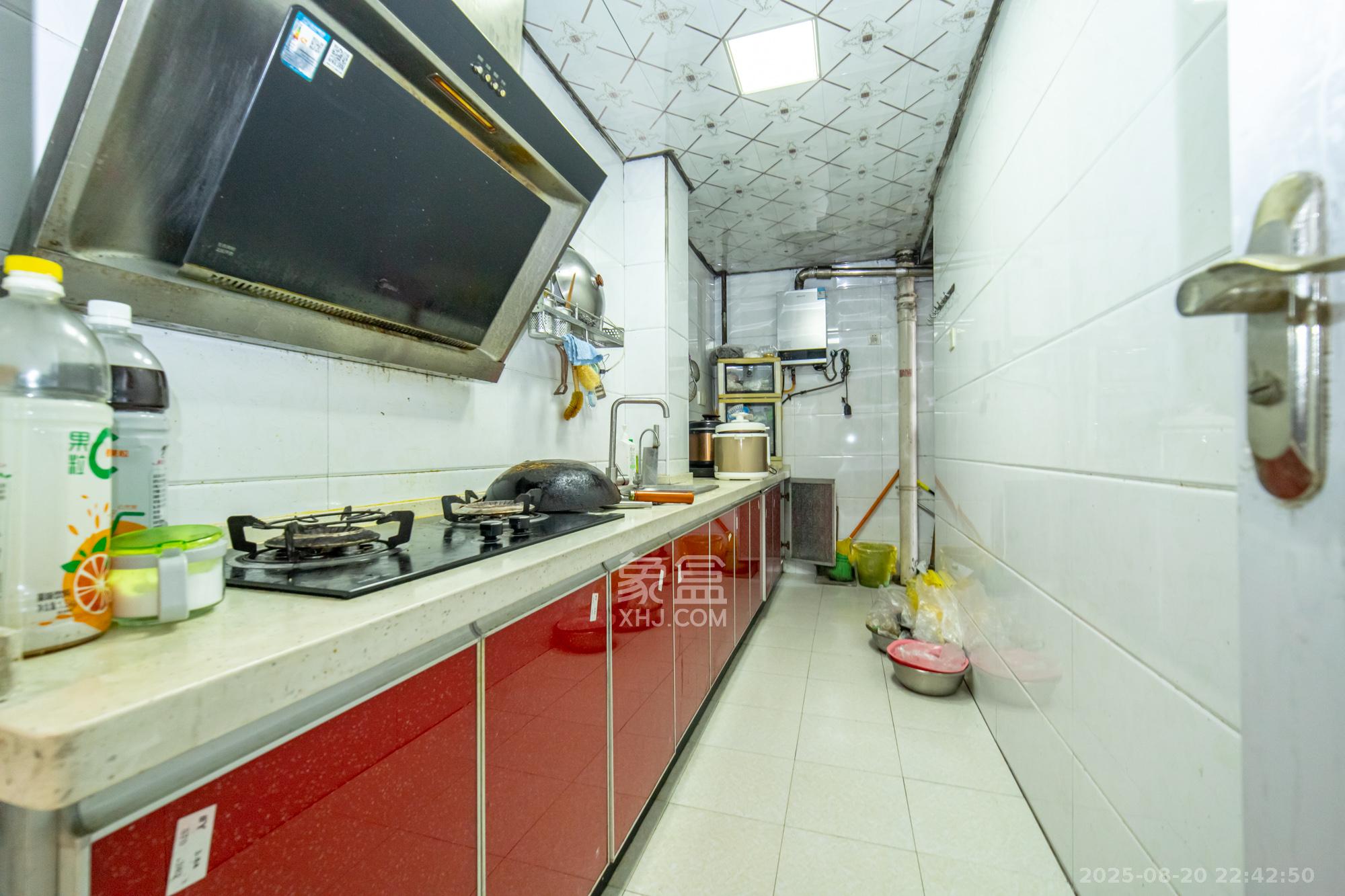 新长海广场 2室2厅1卫 39.8万 新长海广场 2室2厅1卫 39.8万厨房