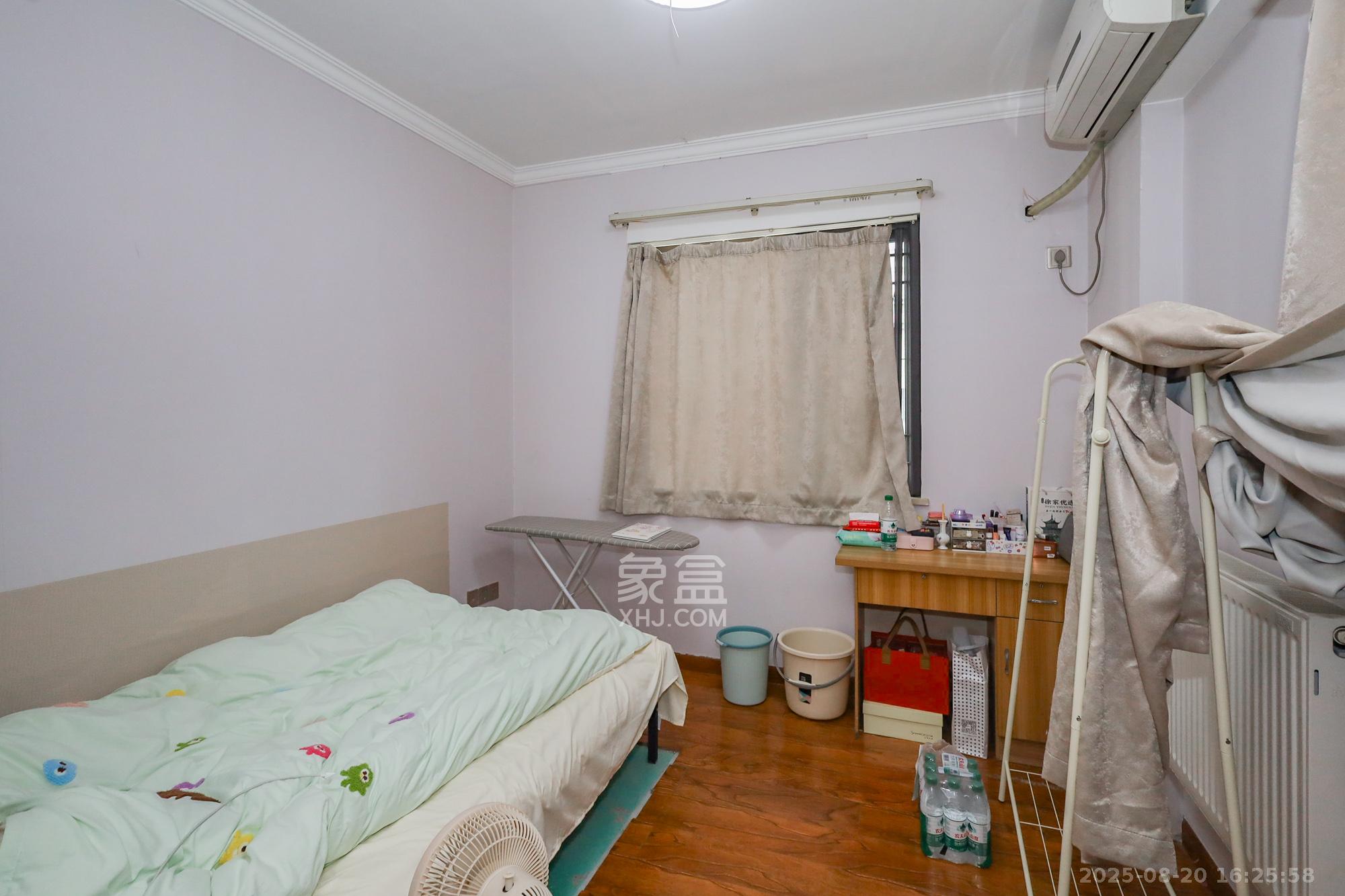 南山雍江汇(滨江国际新城) 3室2厅1卫 130.0万 南山雍江汇(滨江国际新城) 3室2厅1卫 130.0万卧室