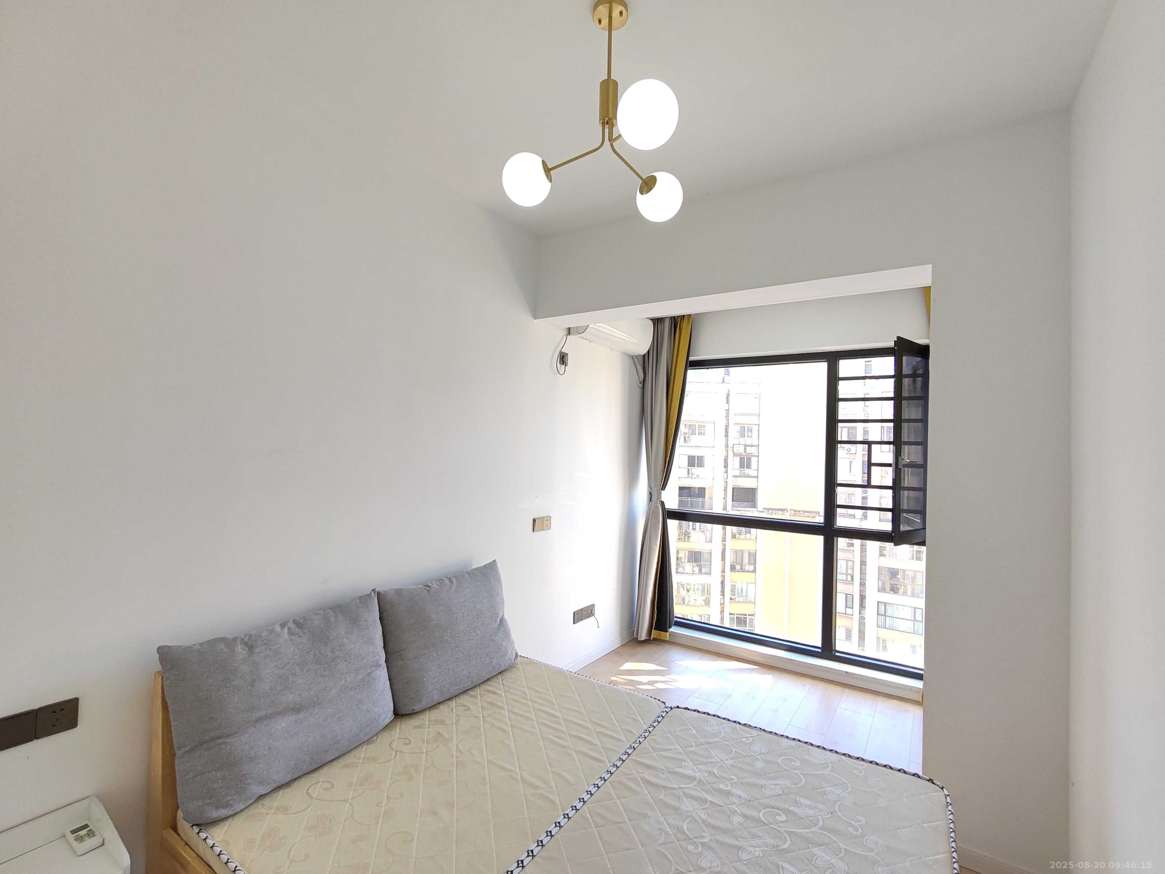 奥园广场 3室2厅2卫 2600.0元/月 奥园广场 3室2厅2卫 2600.0元/月室内图