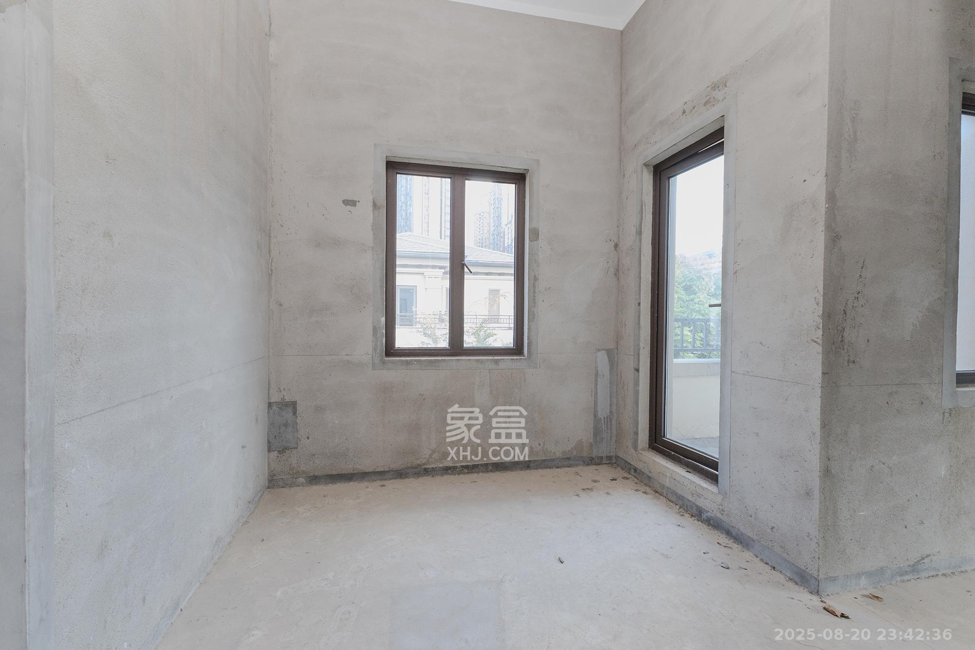 龙湖湘风原著(龙湖湘风星城)  6室2厅4卫    420.0万 龙湖湘风原著(龙湖湘风星城)  6室2厅4卫    420.0万卧室