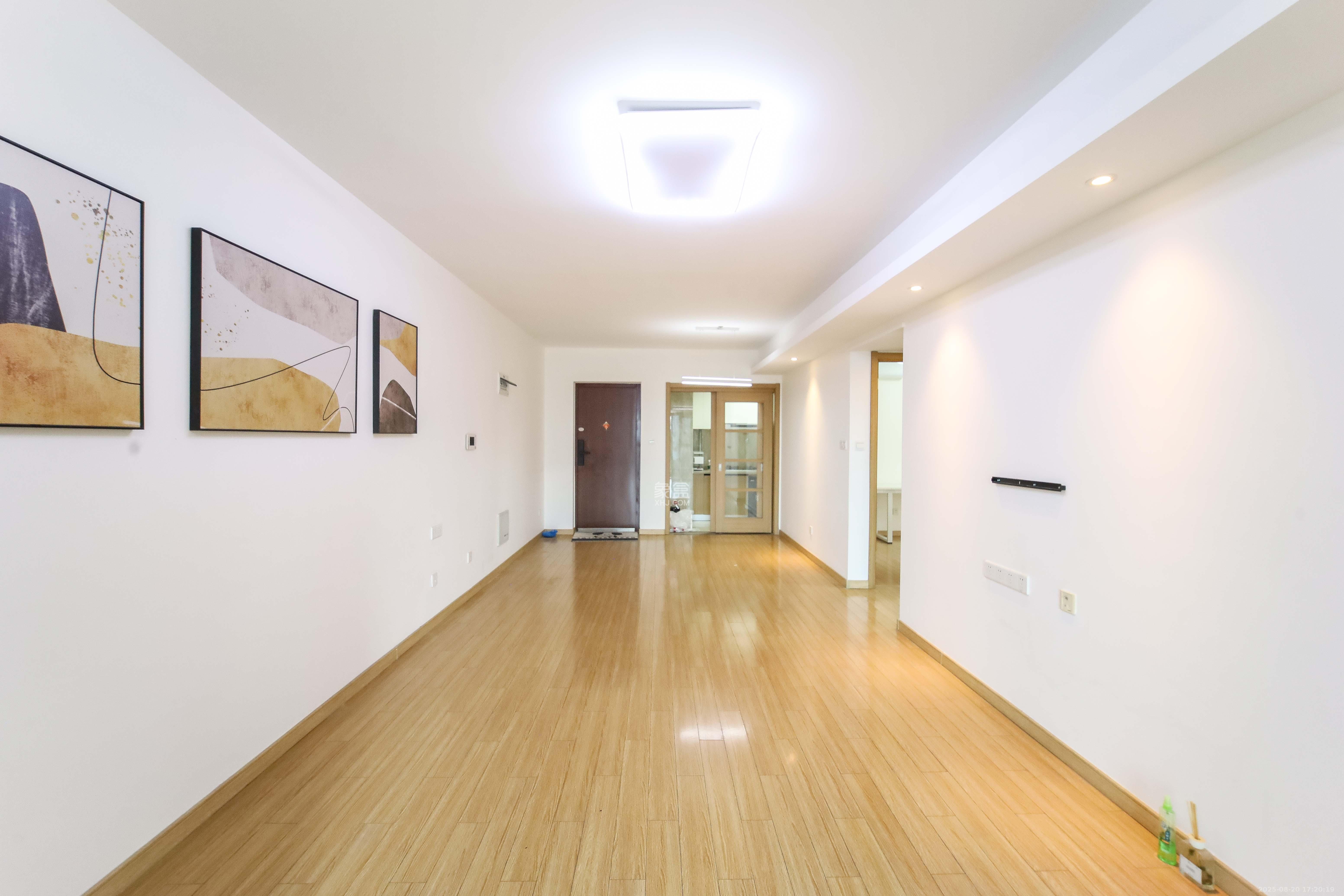 万科金域蓝湾 3室2厅2卫 128.0万 万科金域蓝湾 3室2厅2卫 128.0万客厅