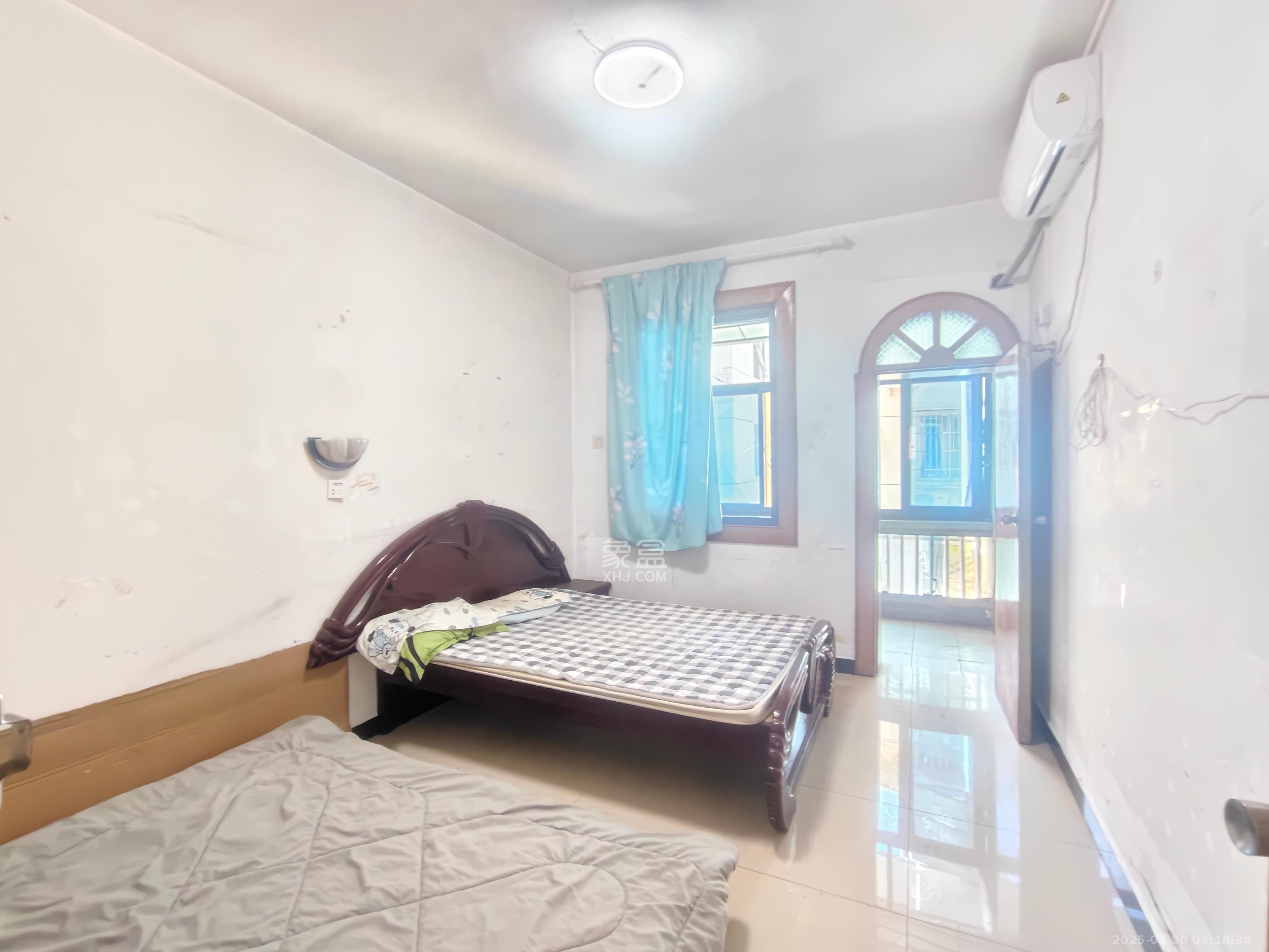 便河边人大宿舍(长沙市人大常委会家属区) 4室2厅1卫 2200.0元/月 便河边人大宿舍(长沙市人大常委会家属区) 4室2厅1卫 2200.0元/月室内图