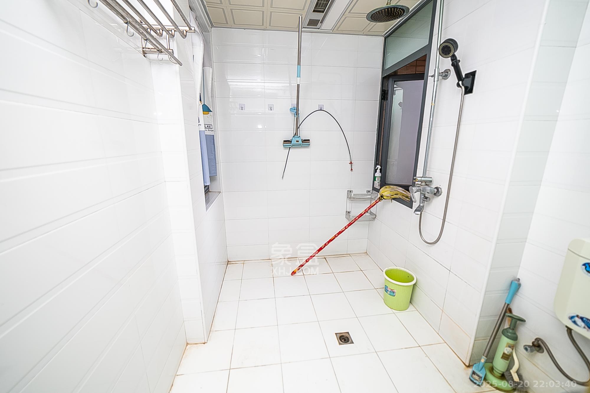 瑞都华庭(华庭美苑) 3室2厅1卫 75.0万 瑞都华庭(华庭美苑) 3室2厅1卫 75.0万其他