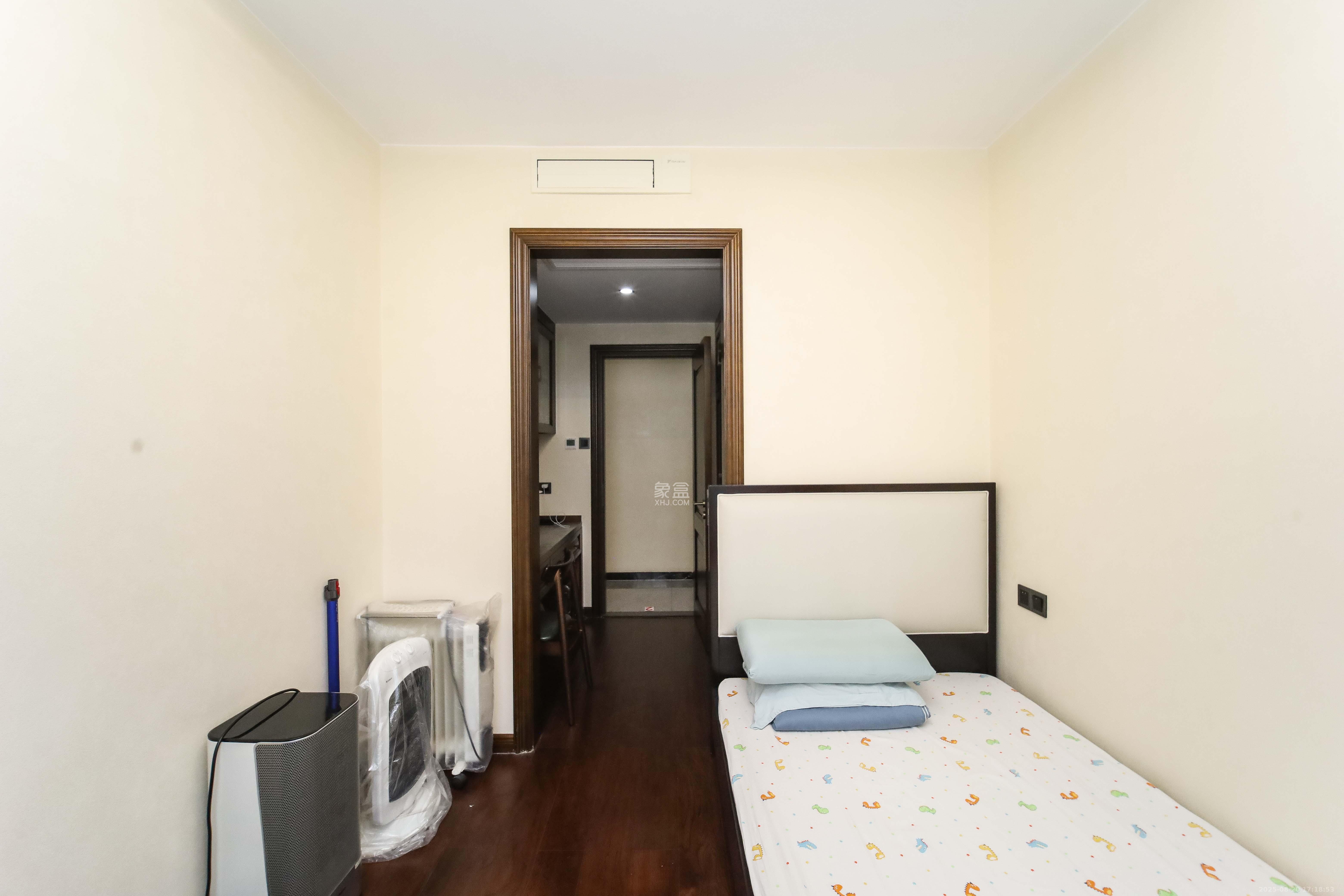 明昇壹城(明昇时代广场)一期 4室2厅2卫 268.0万 明昇壹城(明昇时代广场)一期 4室2厅2卫 268.0万卧室