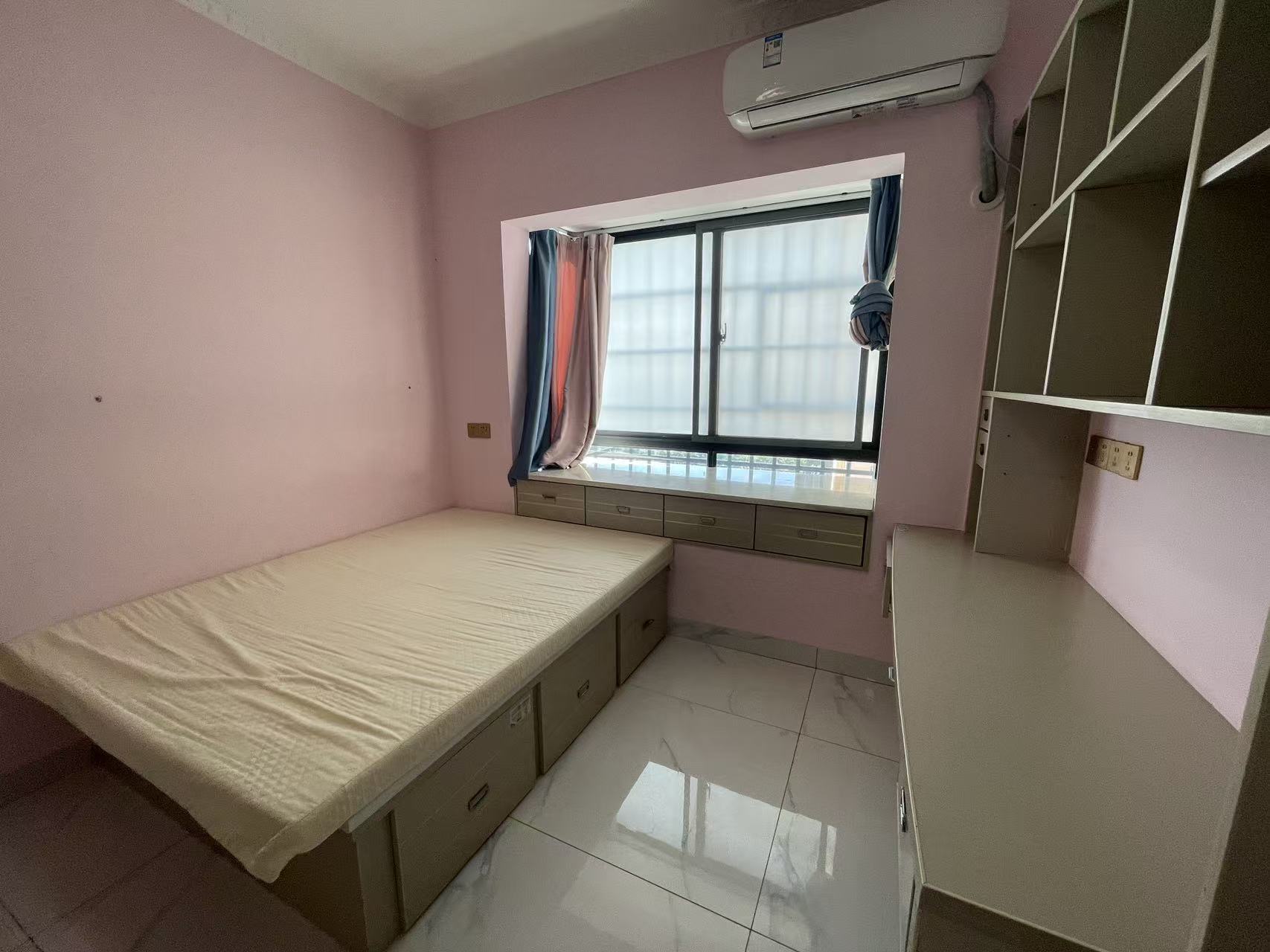 天海居 2室2厅1卫 2600.0元/月 天海居 2室2厅1卫 2600.0元/月室内图