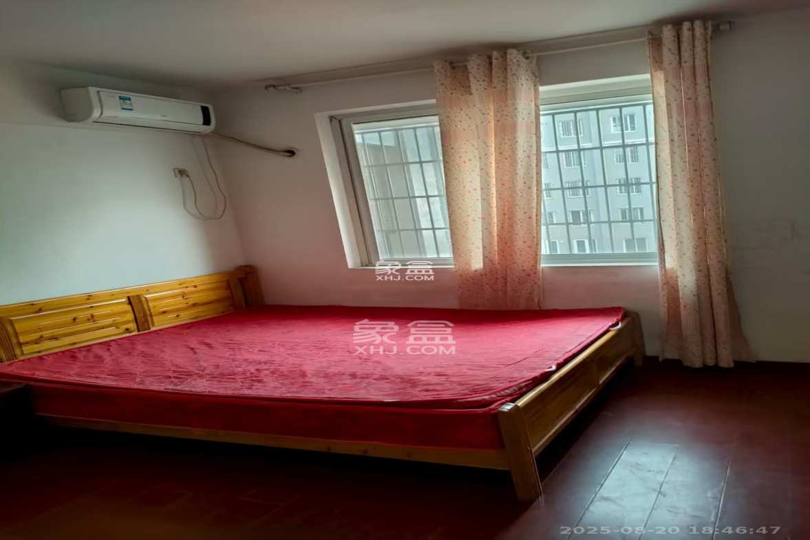 泰禹家园(彩云之翼家园一期、二期、三期) 4室2厅2卫 2300.0元/月 泰禹家园(彩云之翼家园一期、二期、三期) 4室2厅2卫 2300.0元/月室内图