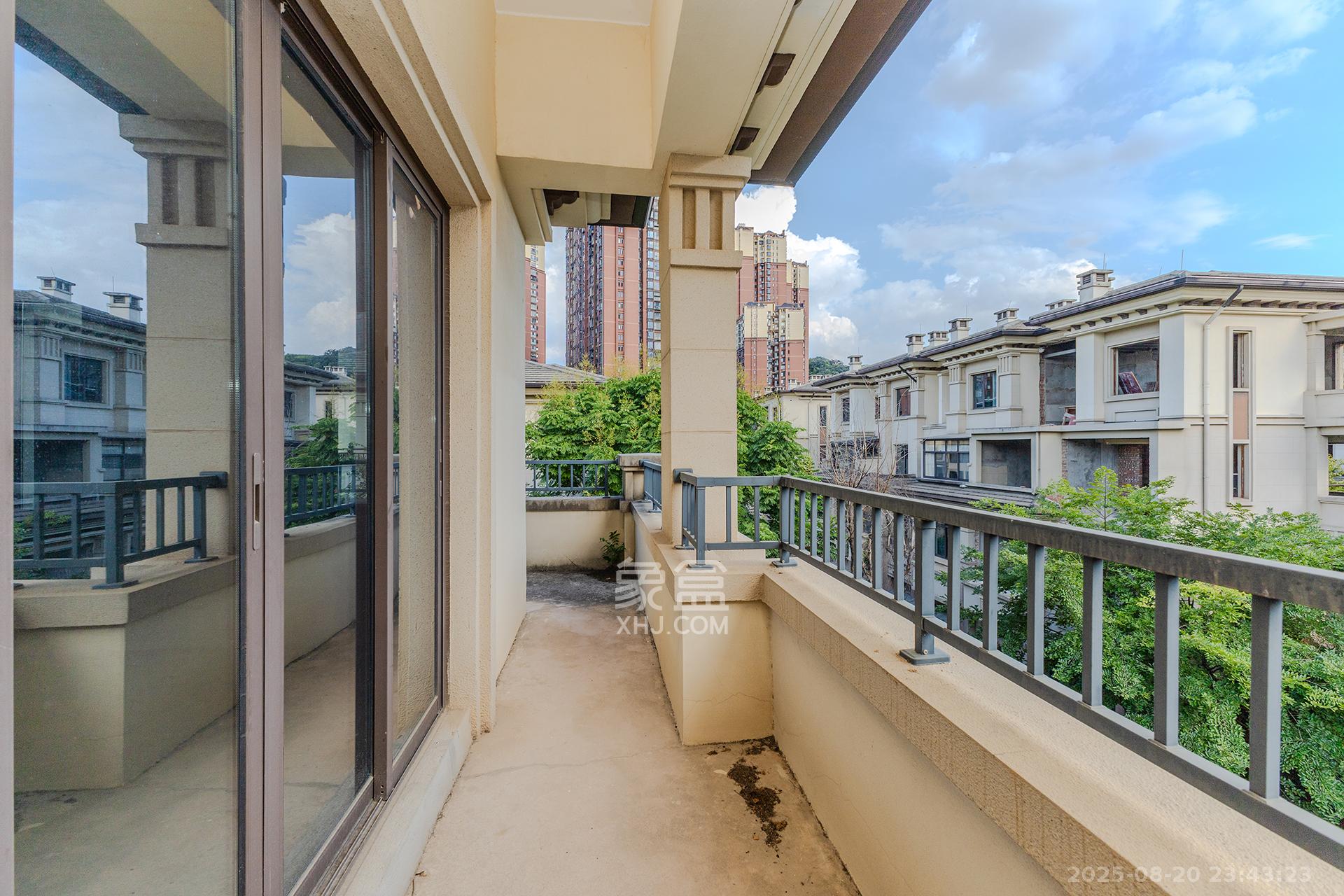 龙湖湘风原著(龙湖湘风星城)  6室2厅4卫    420.0万 龙湖湘风原著(龙湖湘风星城)  6室2厅4卫    420.0万阳台