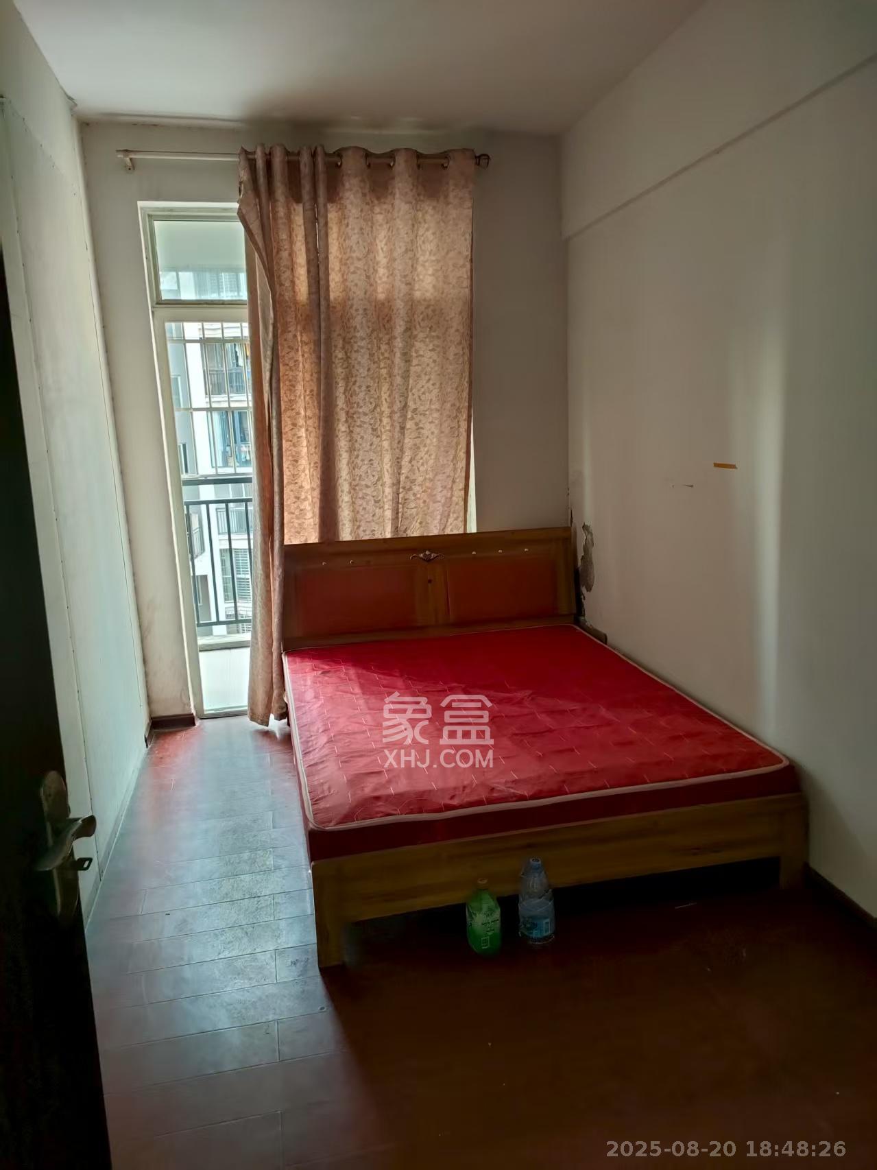 泰禹家园(彩云之翼家园一期、二期、三期) 4室2厅2卫 2300.0元/月 泰禹家园(彩云之翼家园一期、二期、三期) 4室2厅2卫 2300.0元/月室内图