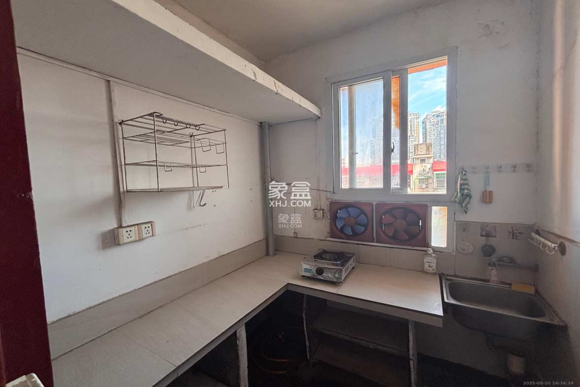 赤岗小区(一二三片)  2室1厅1卫    800.0元/月 赤岗小区(一二三片)  2室1厅1卫    800.0元/月室内图