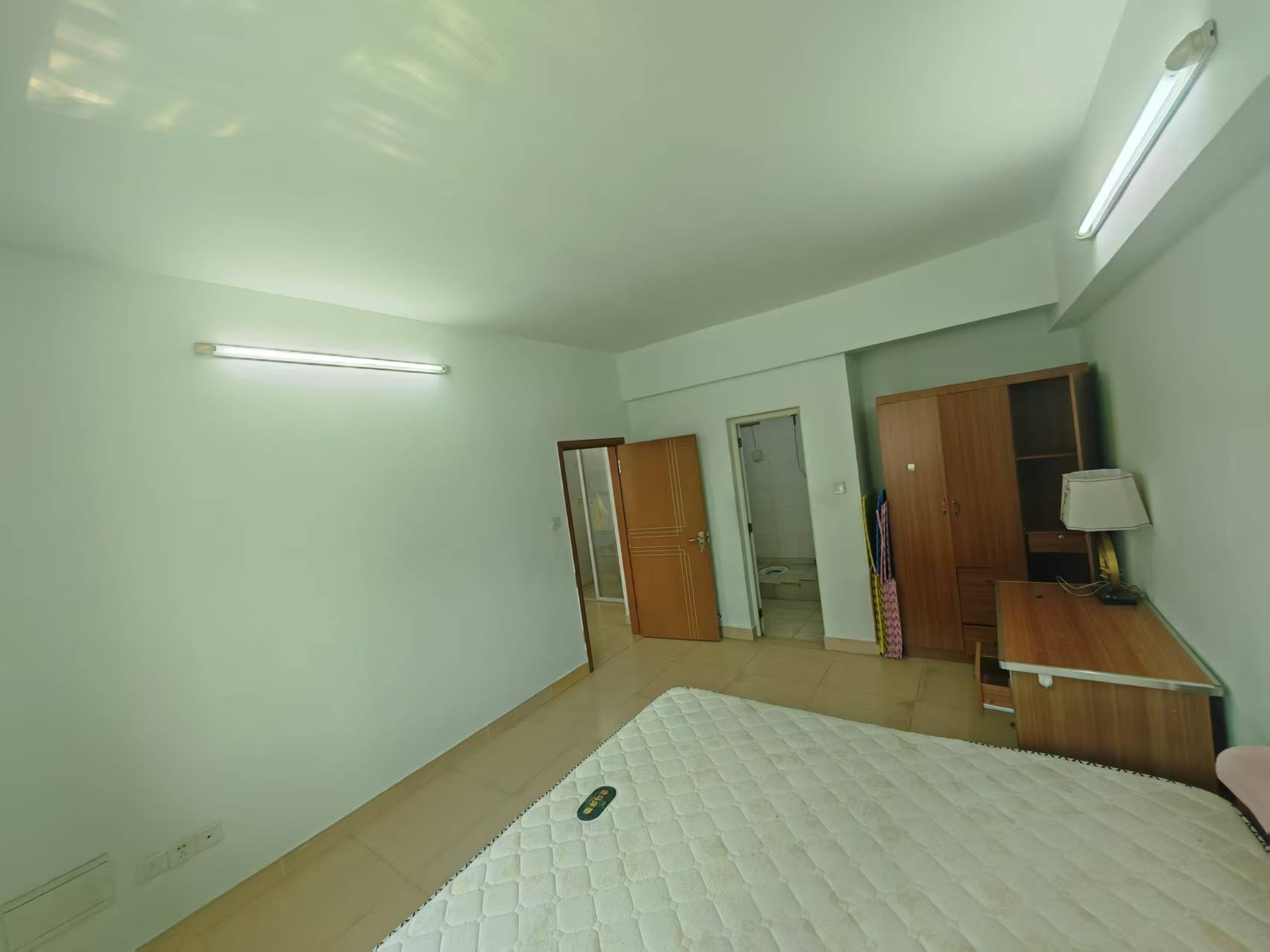 立天公寓 1室1厅1卫 56.0万 立天公寓 1室1厅1卫 56.0万客厅