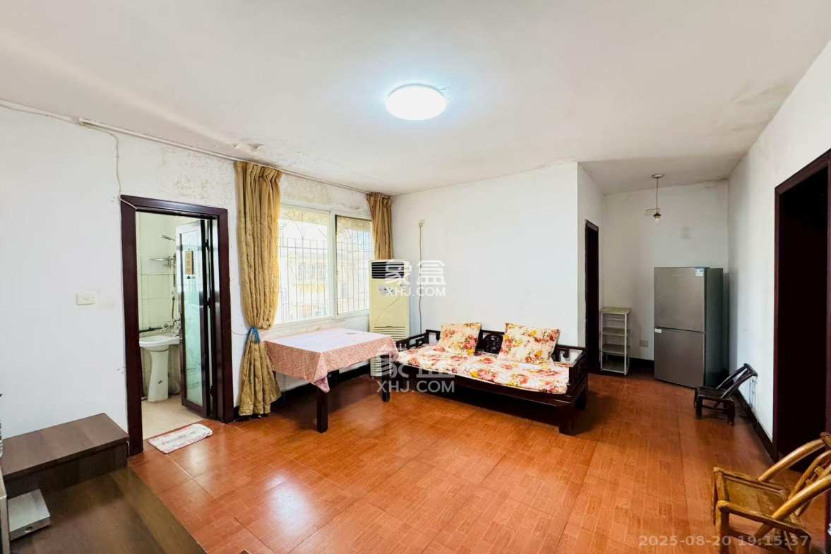 富康小区(富康花园) 2室1厅1卫 1100.0元/月 富康小区(富康花园) 2室1厅1卫 1100.0元/月室内图