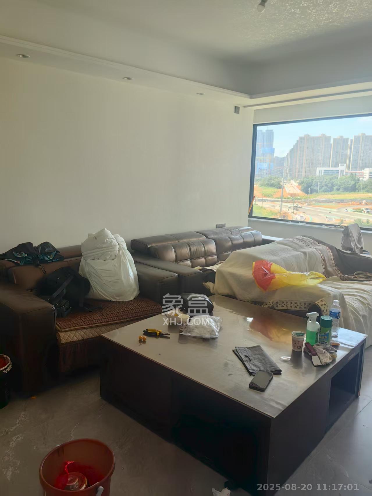 万科森林公园  4室2厅2卫   4200.00元/月