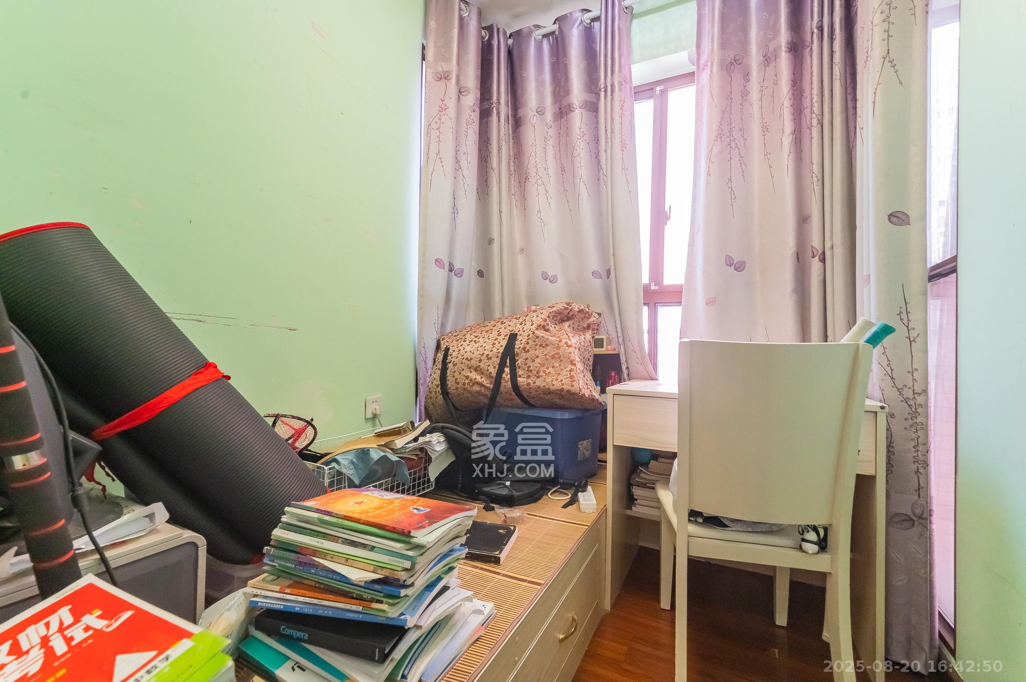 水岸世景 3室2厅1卫 56.0万 水岸世景 3室2厅1卫 56.0万卧室