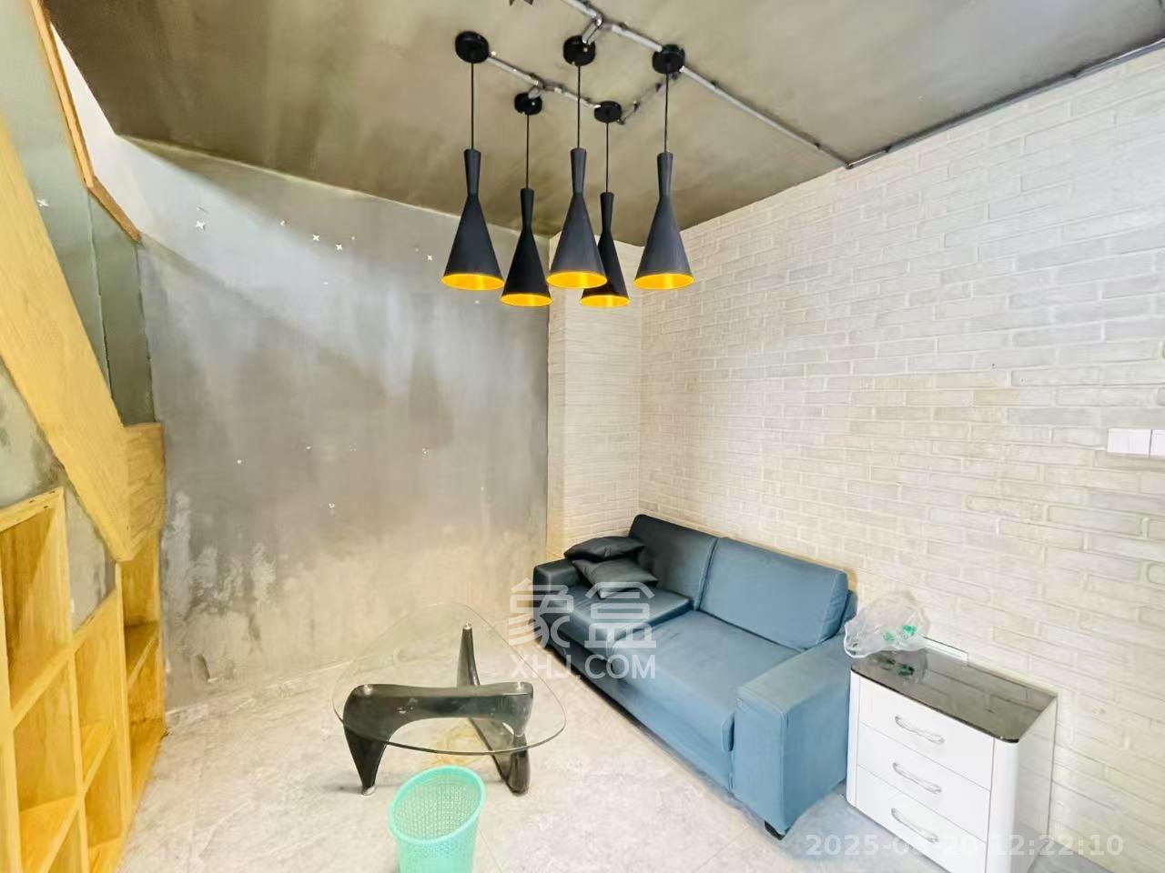 泰龙华府 1室1厅1卫 1500.0元/月 泰龙华府 1室1厅1卫 1500.0元/月室内图