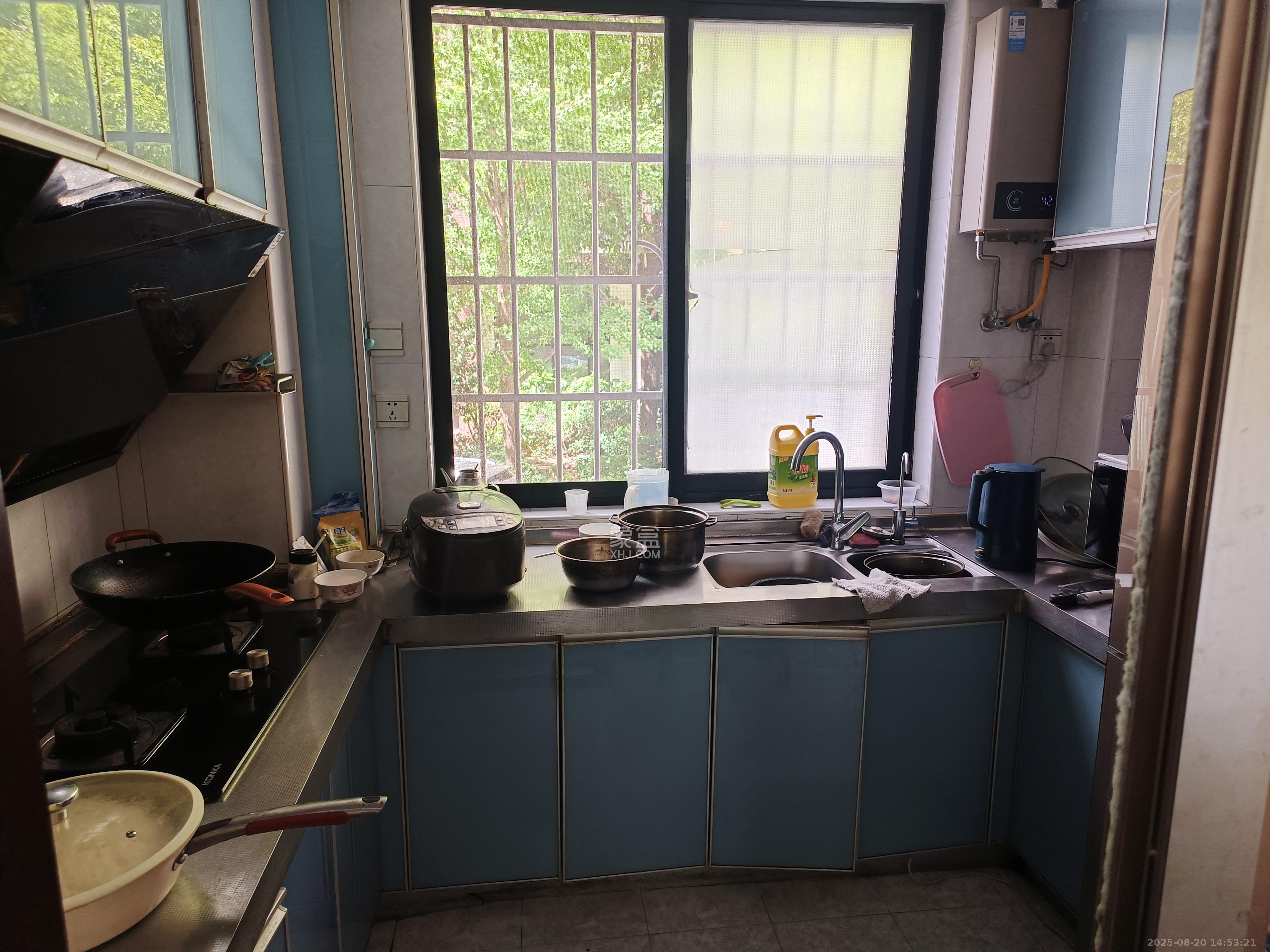 三江花中城  3室2厅1卫    3000.0元/月室内图