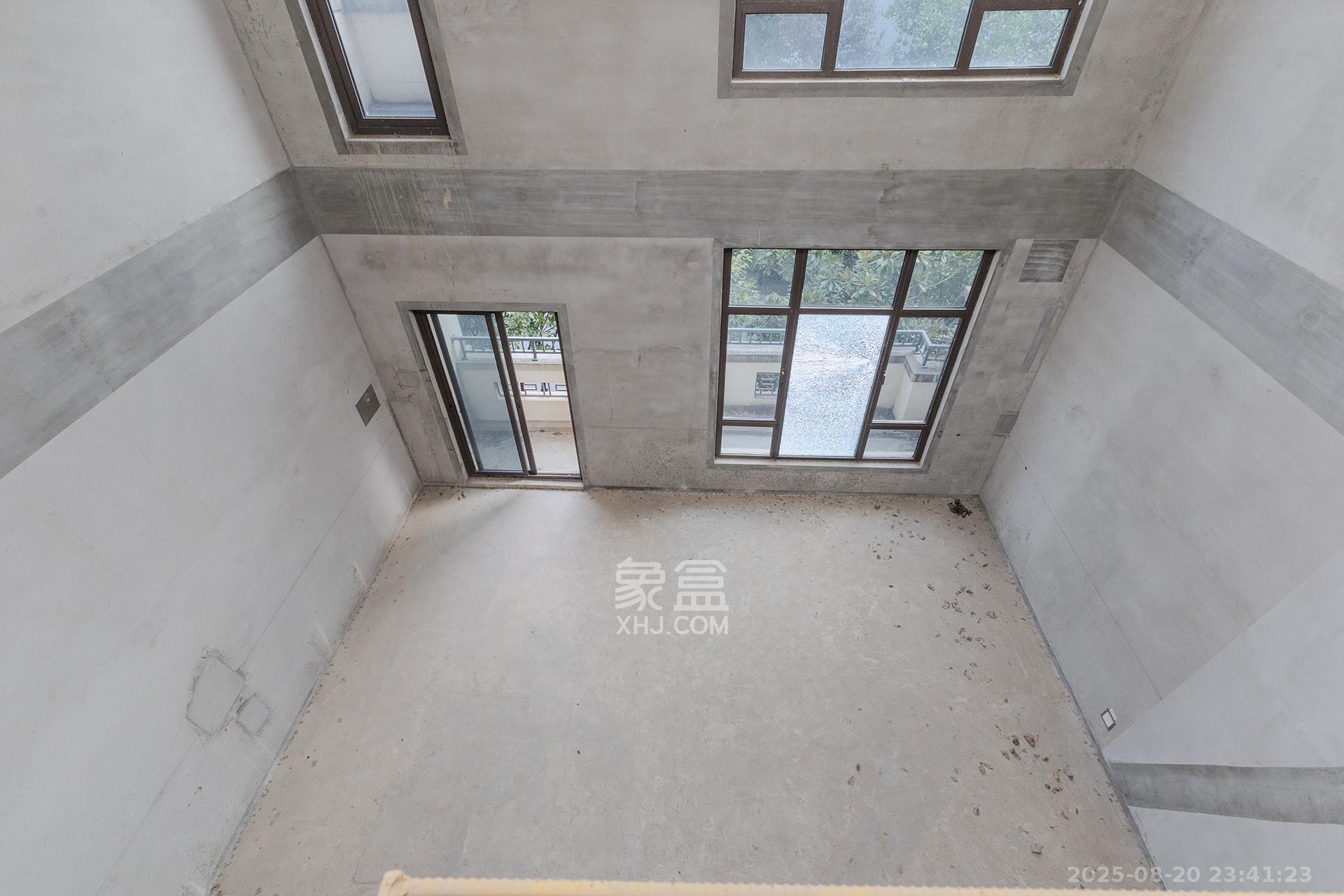 龙湖湘风原著(龙湖湘风星城)  6室2厅4卫    420.0万 龙湖湘风原著(龙湖湘风星城)  6室2厅4卫    420.0万客厅