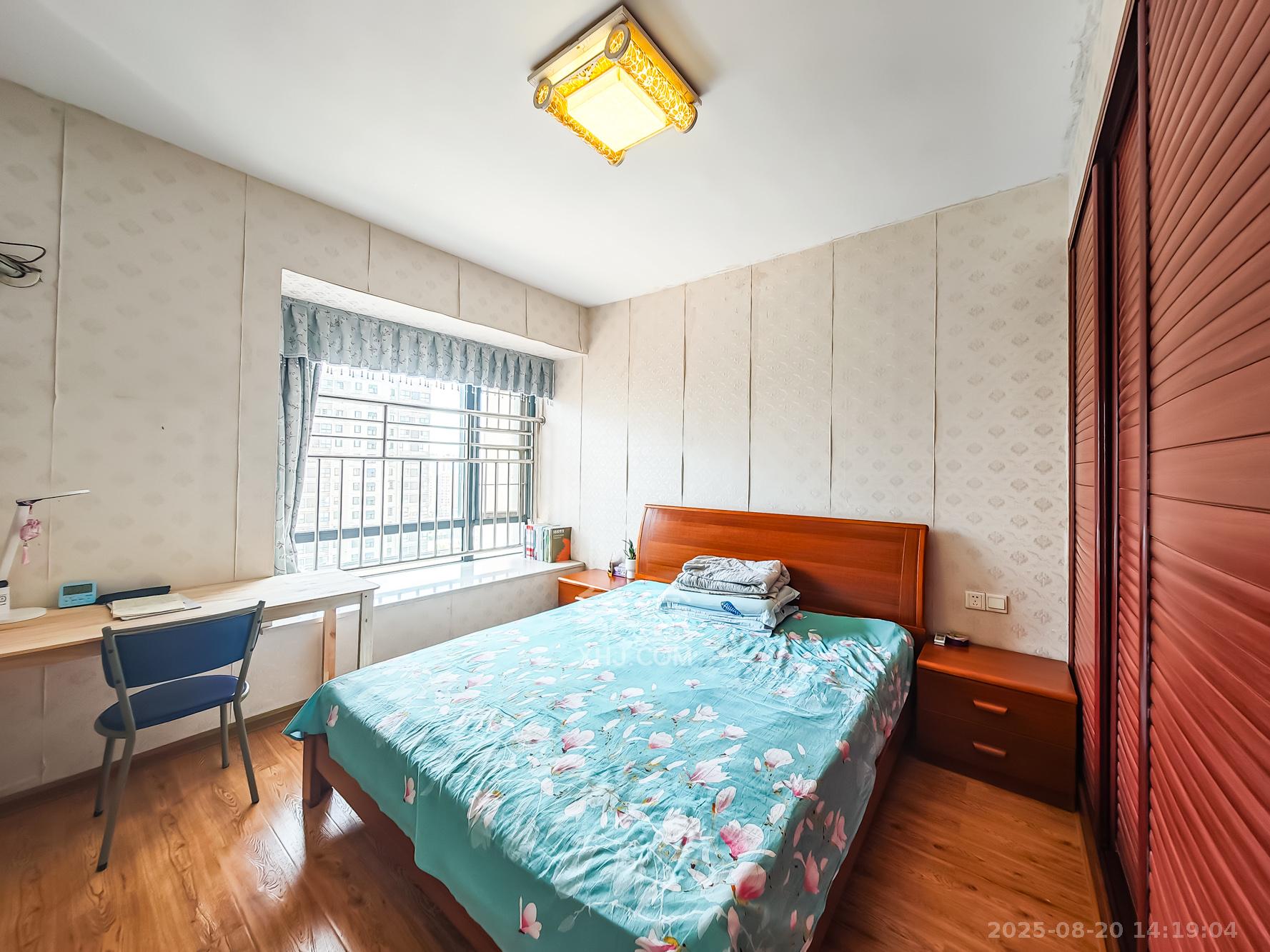 极目楚天 3室2厅1卫 69.0万 极目楚天 3室2厅1卫 69.0万卧室