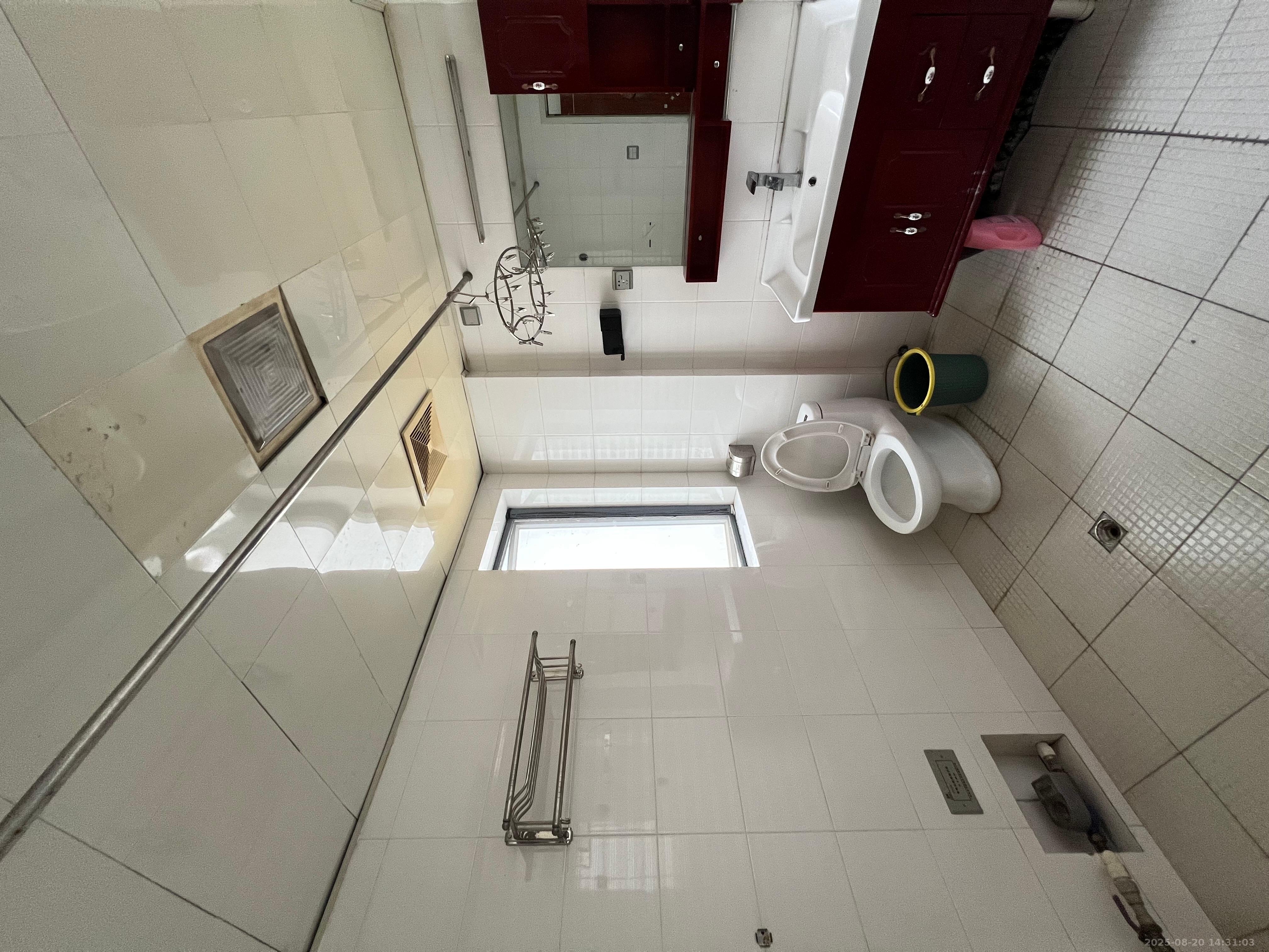 银港水晶城  4室2厅2卫    2800.0元/月 银港水晶城  4室2厅2卫    2800.0元/月室内图