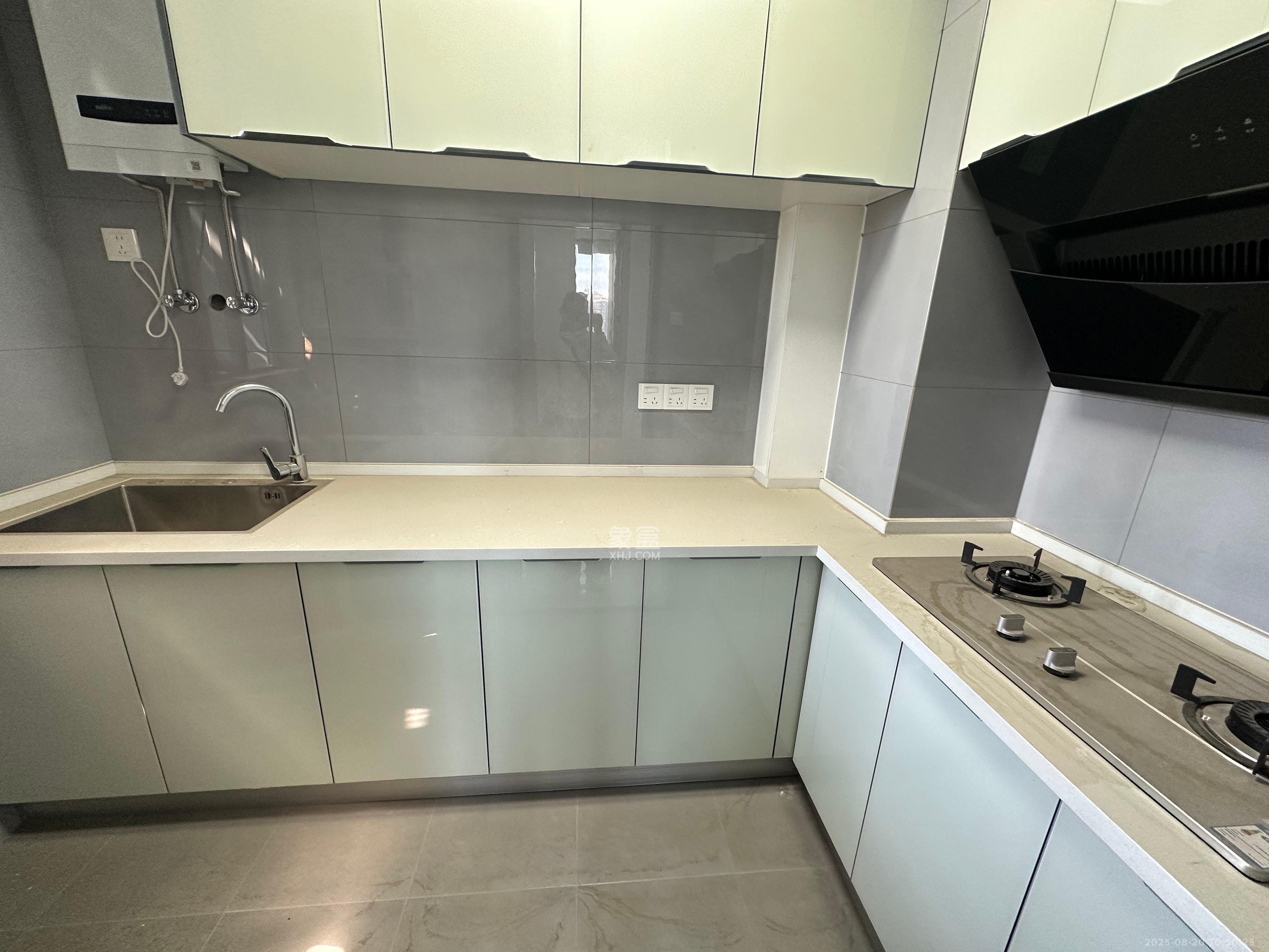 长房八方里（长房公园里）   58.0㎡      2400.0元/月室内图