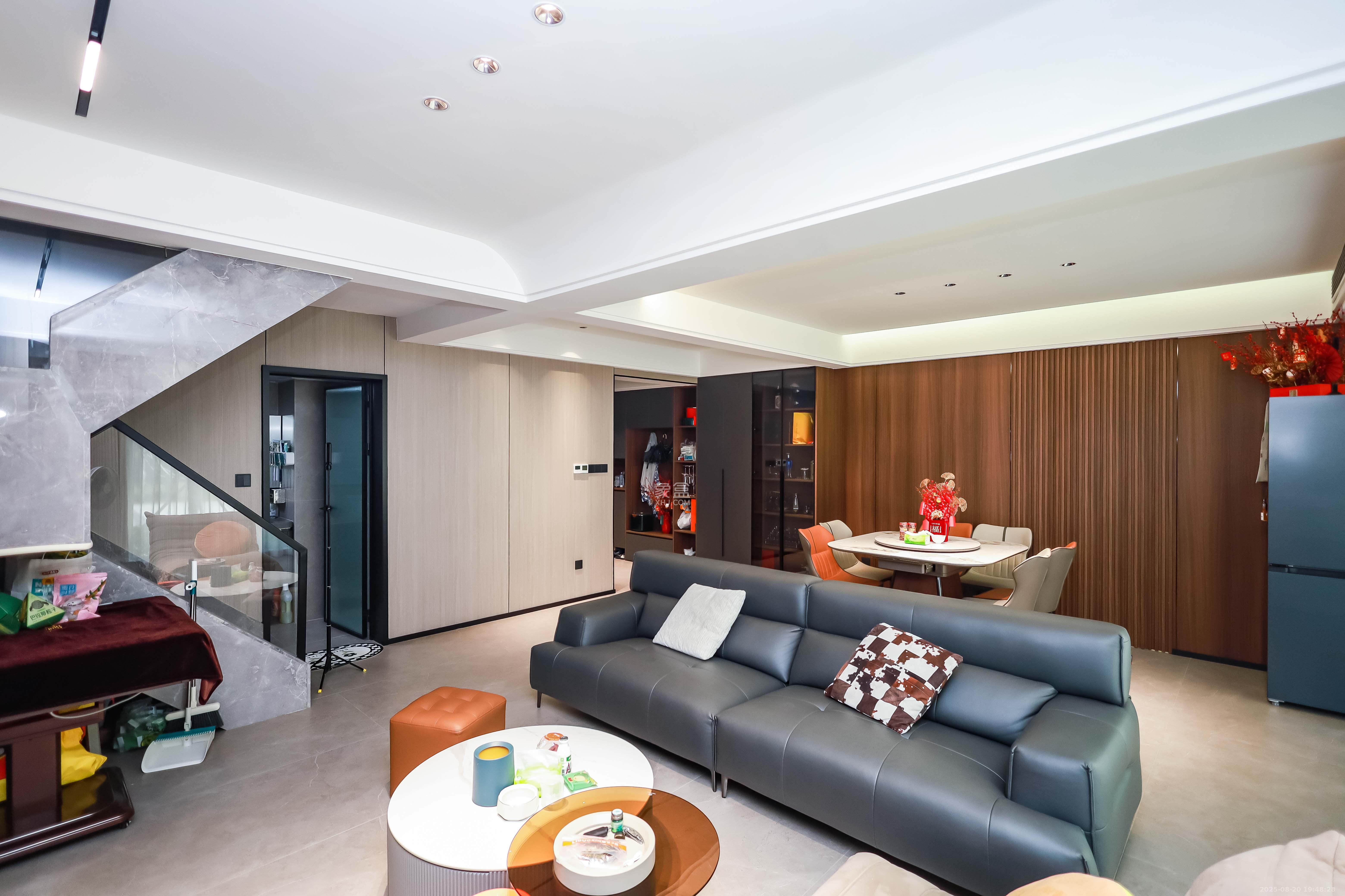 麓谷山湖郡  3室2厅2卫    155.5万 麓谷山湖郡  3室2厅2卫    155.5万客厅