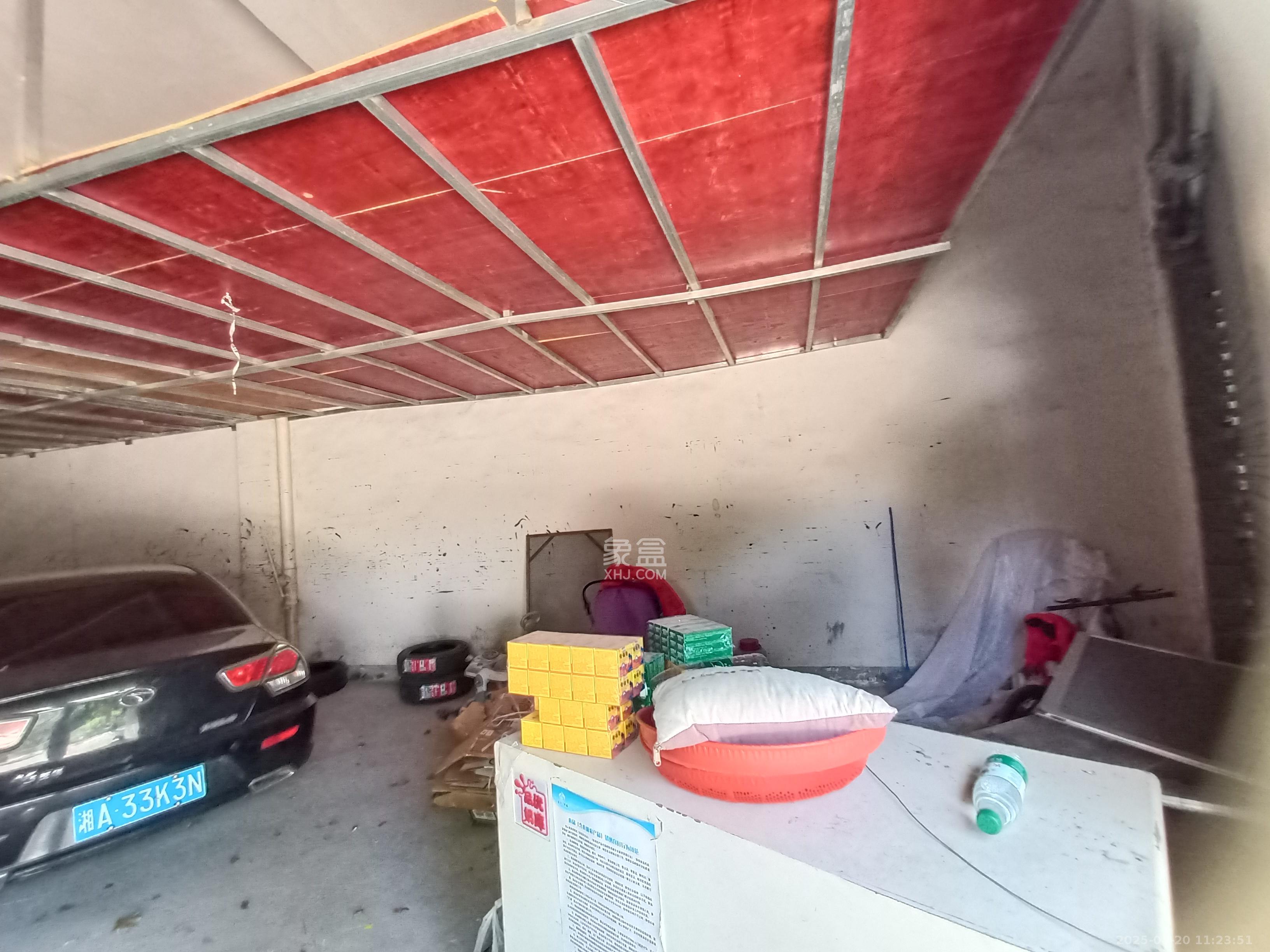 新诚小区   125.9㎡      3600.0元/月