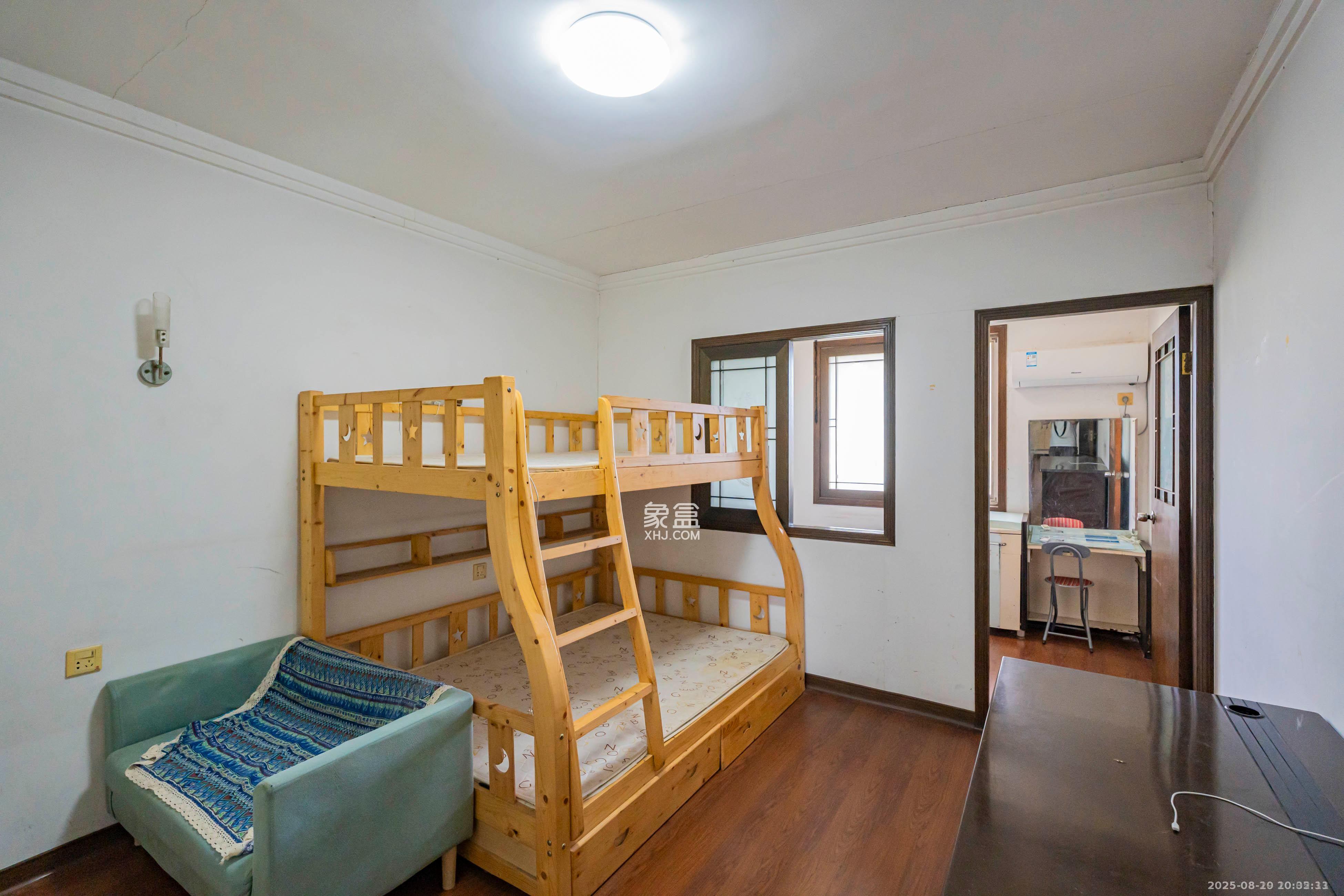 学宫街商住楼  3室2厅1卫    2300.0元/月 学宫街商住楼  3室2厅1卫    2300.0元/月室内图