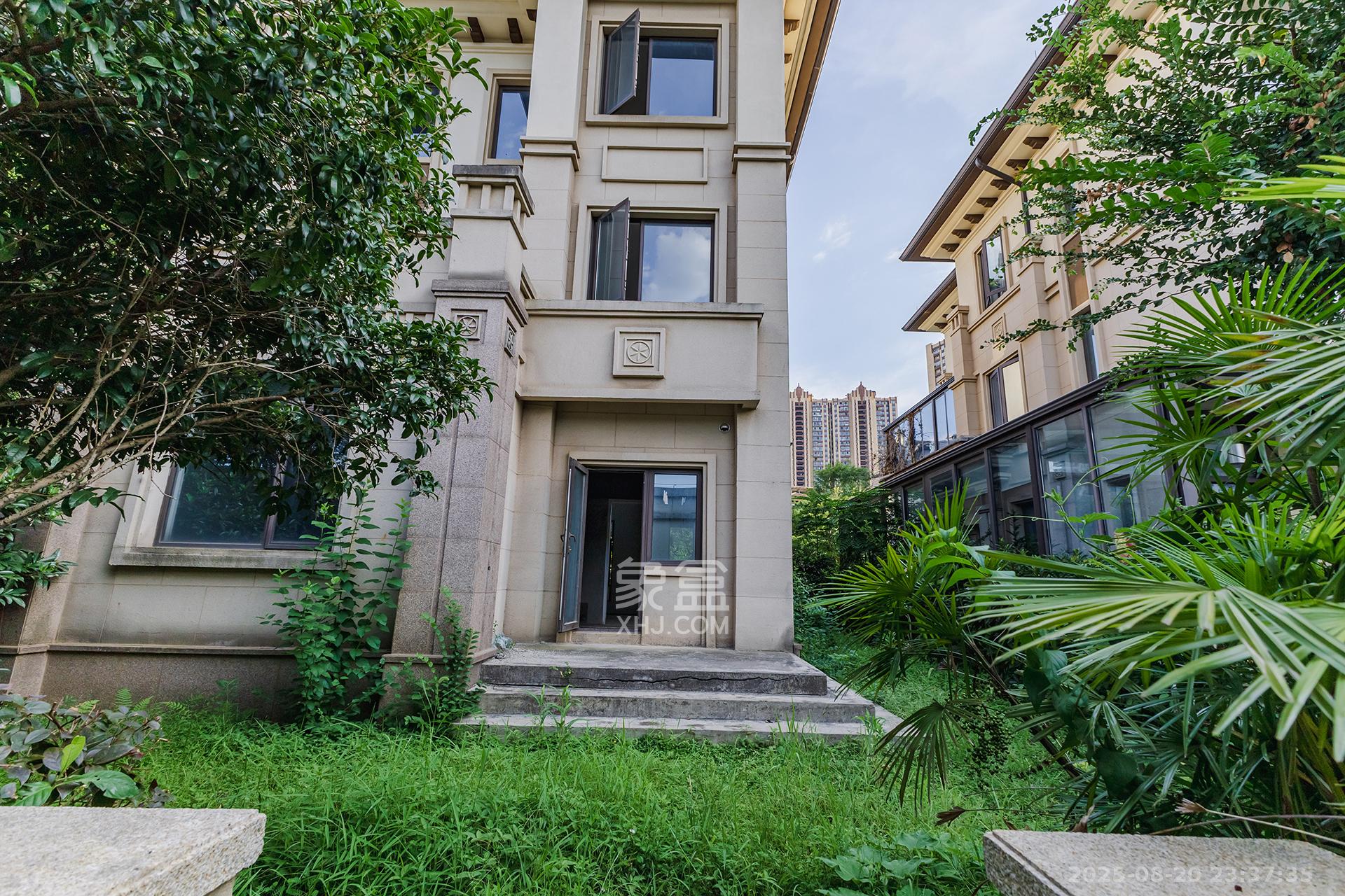 龙湖湘风原著（龙湖湘风星城）  6室2厅4卫    380.0万其他