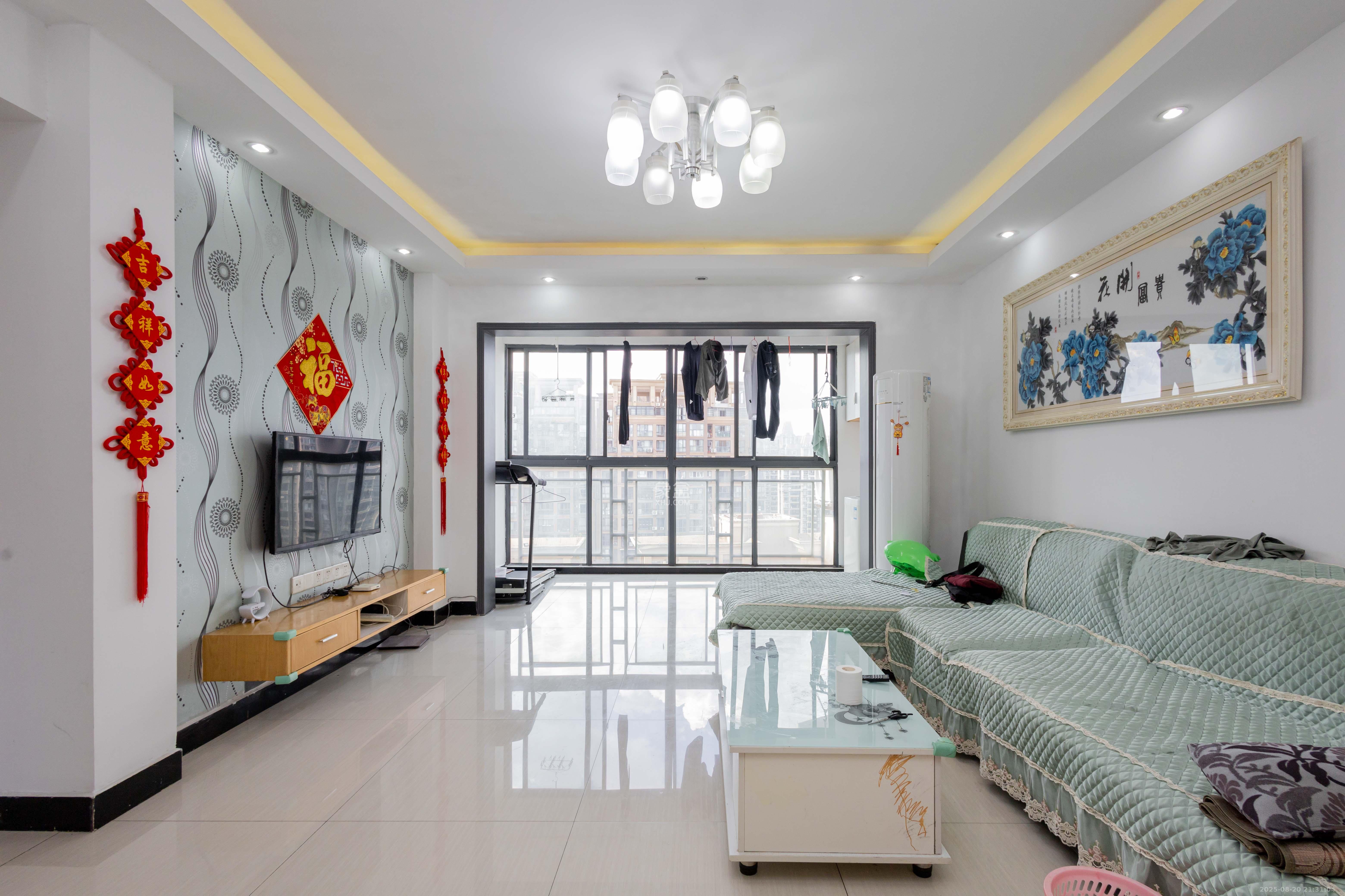 I尚国际(元泰大厦) 2室2厅1卫 67.0万 I尚国际(元泰大厦) 2室2厅1卫 67.0万客厅