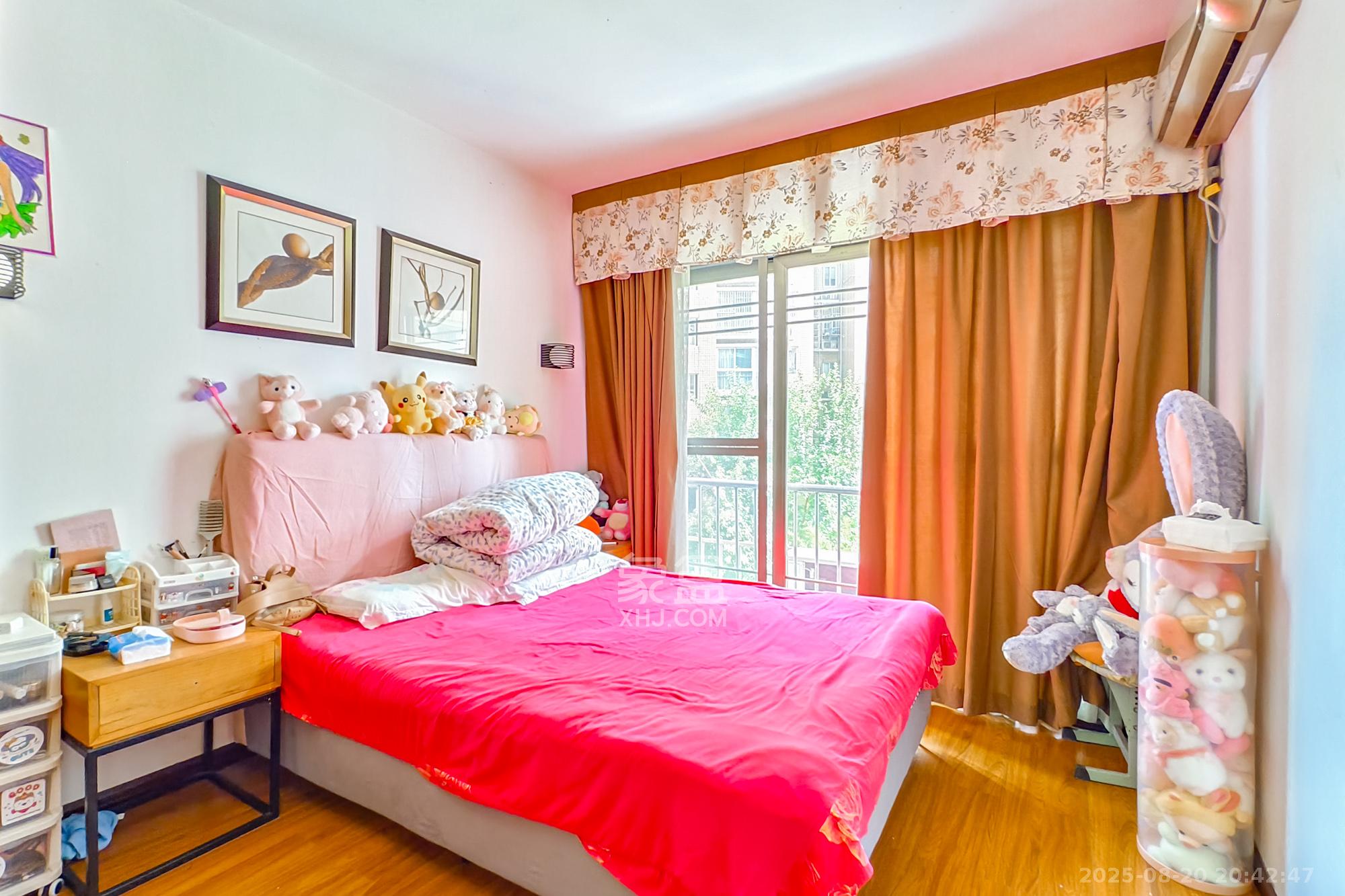 金色山庄  3室2厅2卫    105.0万卧室