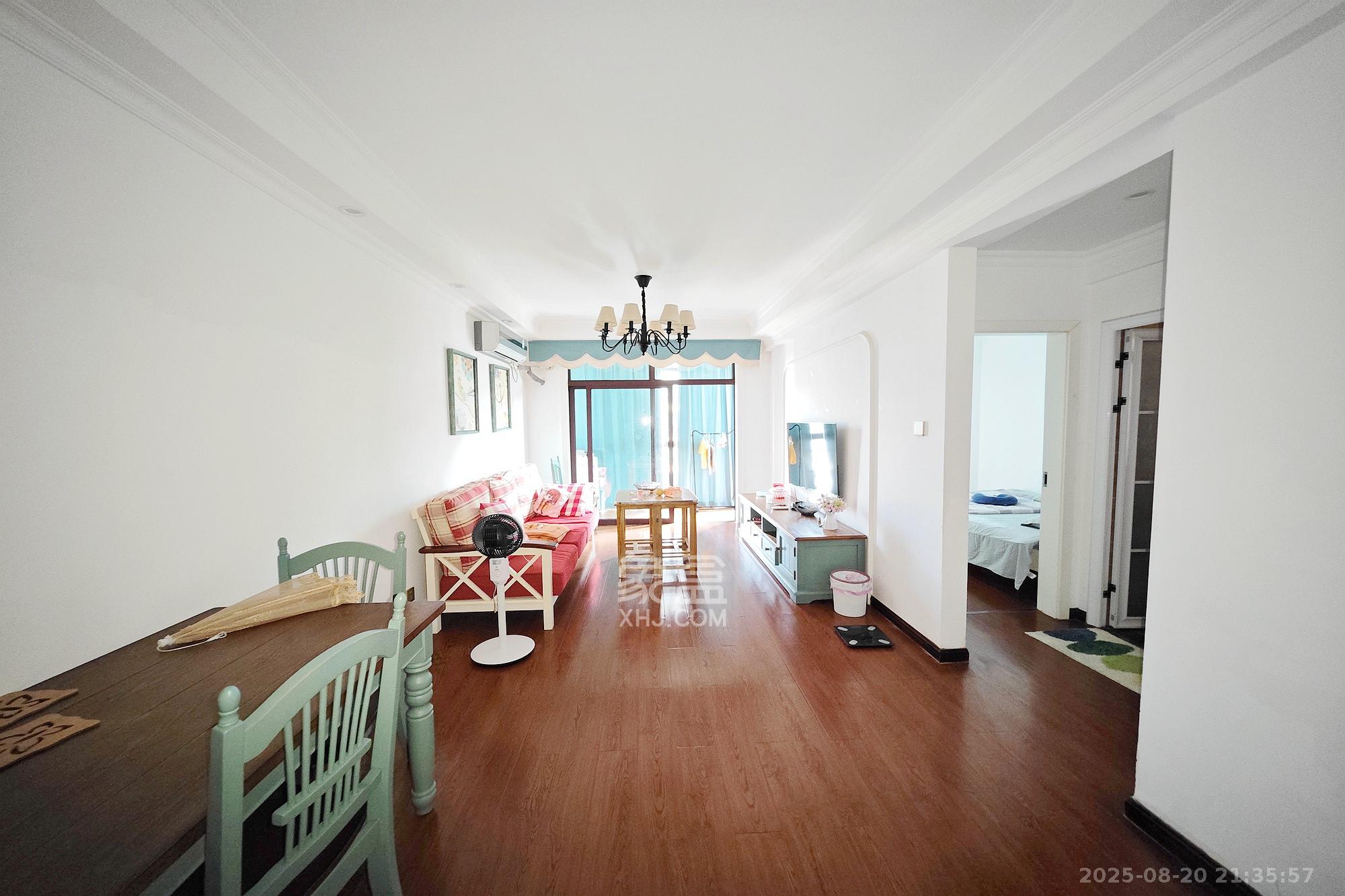 三力公寓(三力国际) 2室2厅1卫 59.8万 三力公寓(三力国际) 2室2厅1卫 59.8万客厅