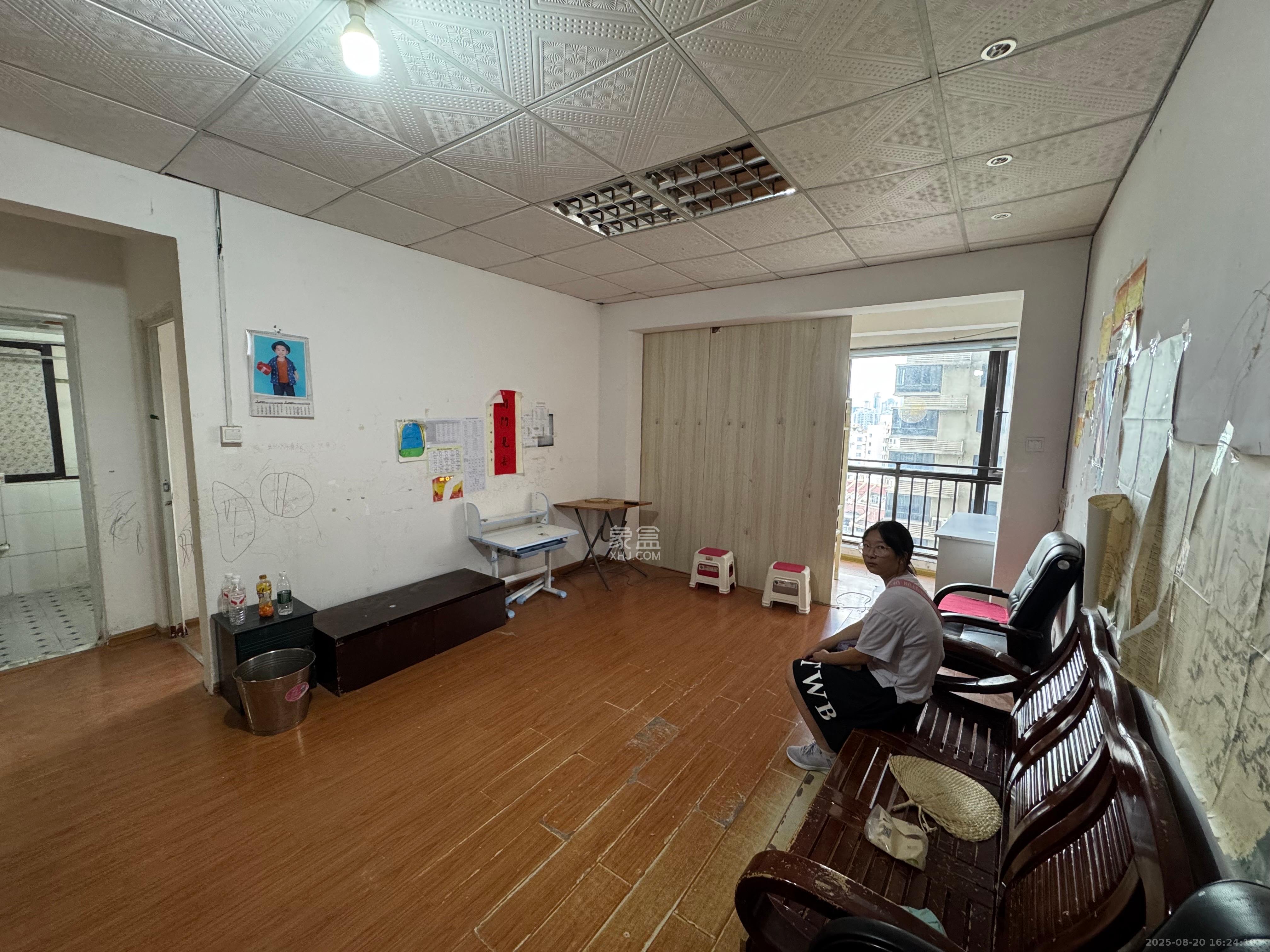 上东辛顿公寓 3室2厅1卫 1500.0元/月 上东辛顿公寓 3室2厅1卫 1500.0元/月室内图