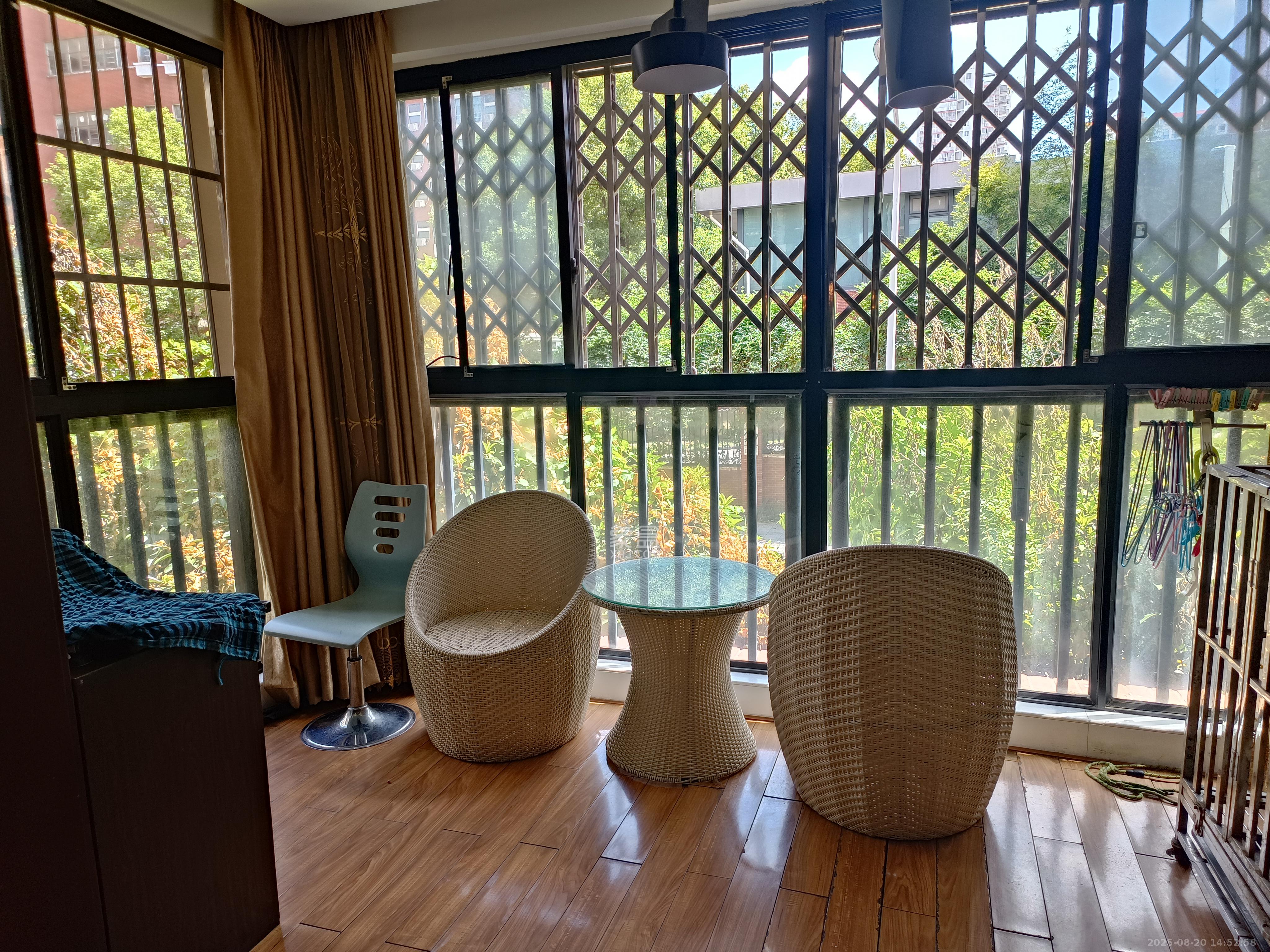 三江花中城  3室2厅1卫    3000.0元/月室内图