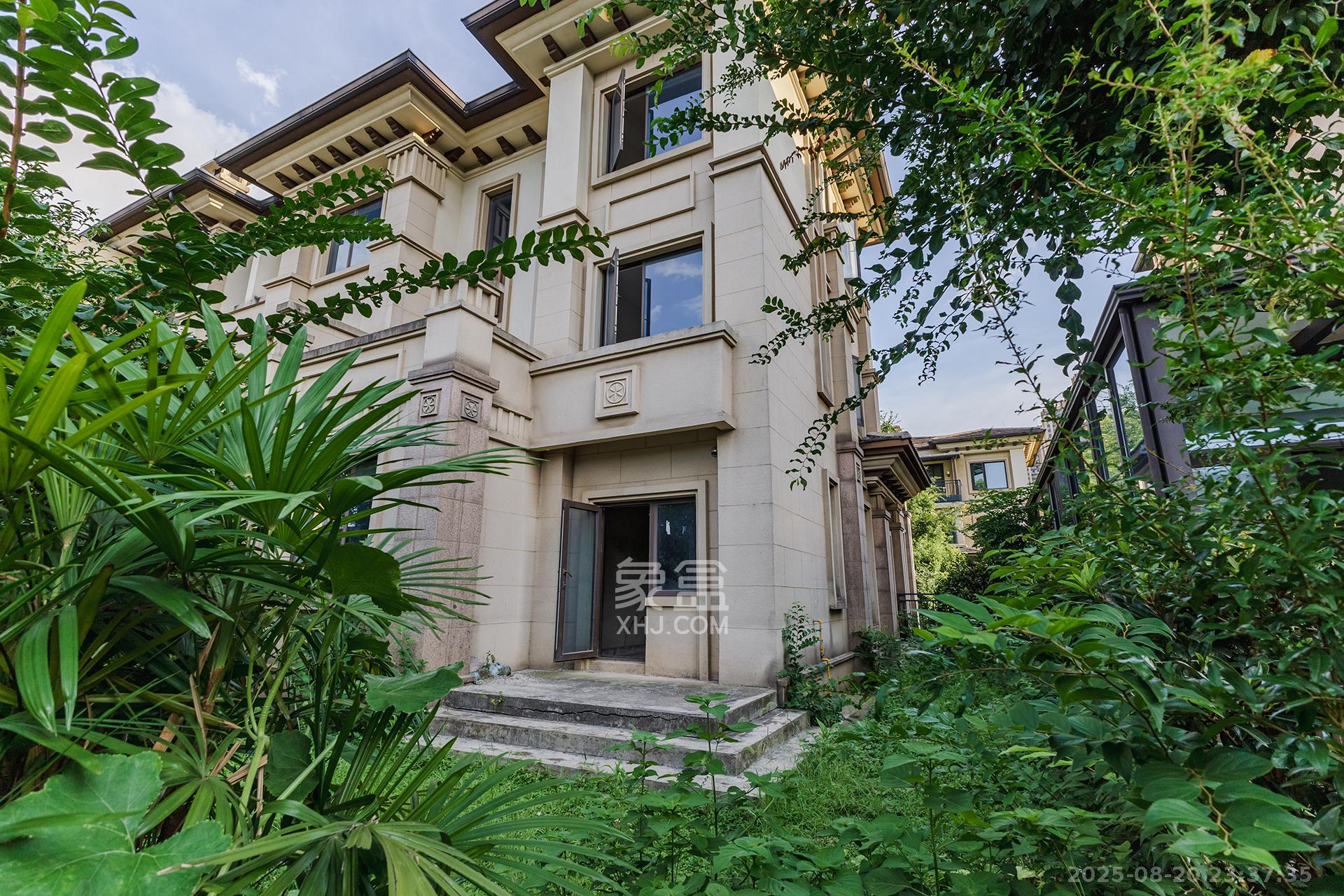 龙湖湘风原著（龙湖湘风星城）  6室2厅4卫    380.0万其他