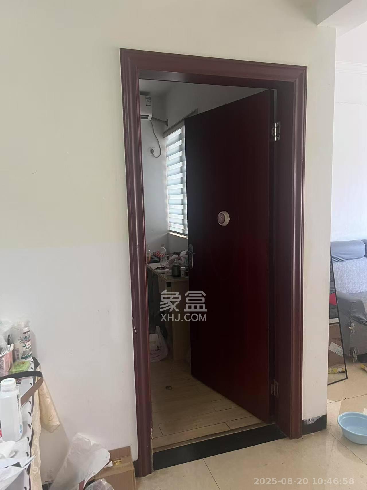 兴隆景苑  1室2厅1卫    1700.0元/月 兴隆景苑  1室2厅1卫    1700.0元/月室内图