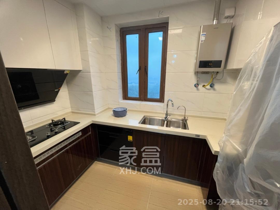 碧桂园翘楚棠  4室2厅2卫    2800.0元/月室内图