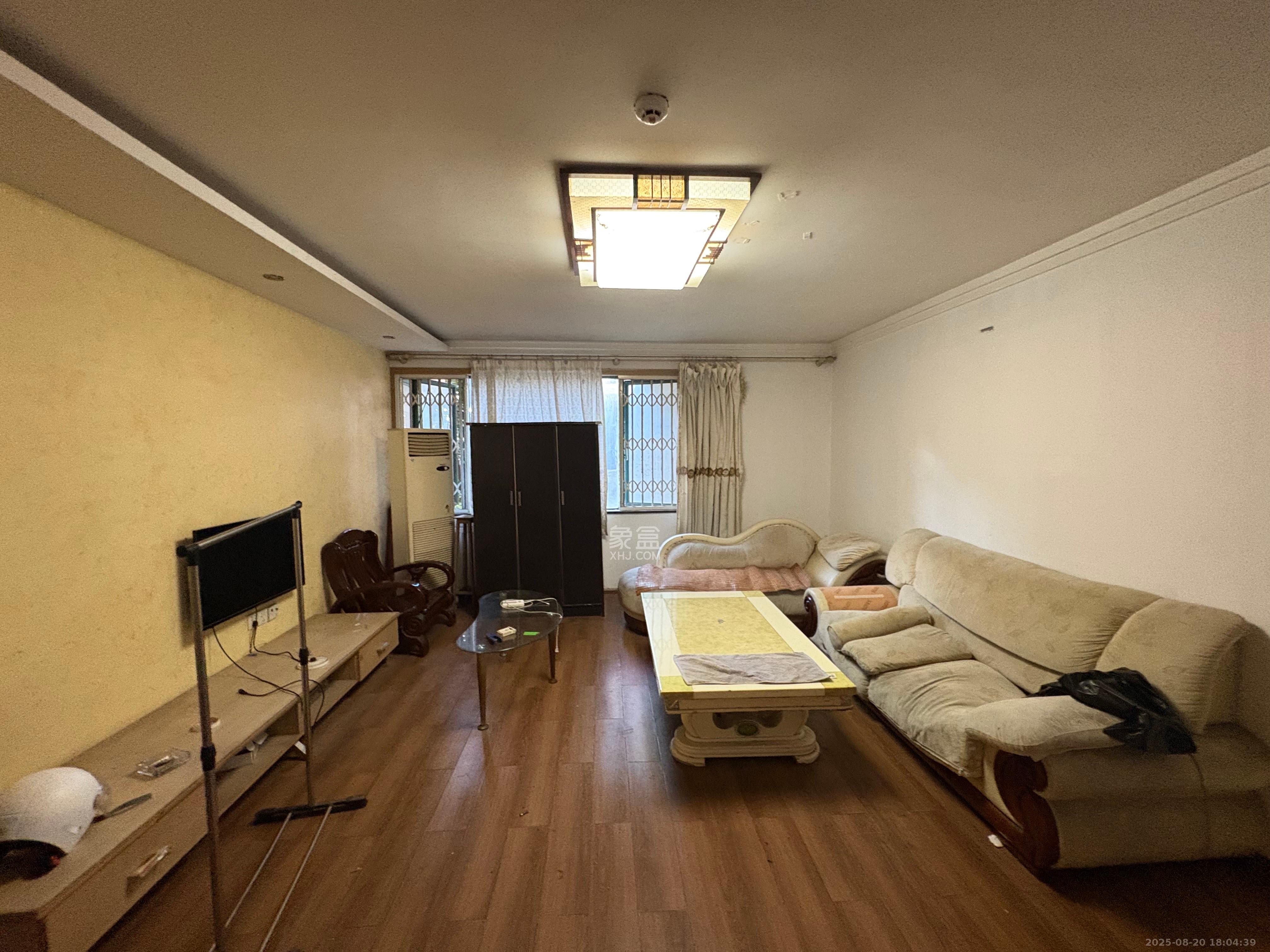 西湖丽景  4室2厅1卫    3000.0元/月室内图