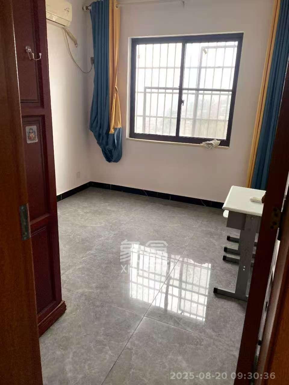 翠隐佳苑  3室2厅2卫   2100.00元/月室内图