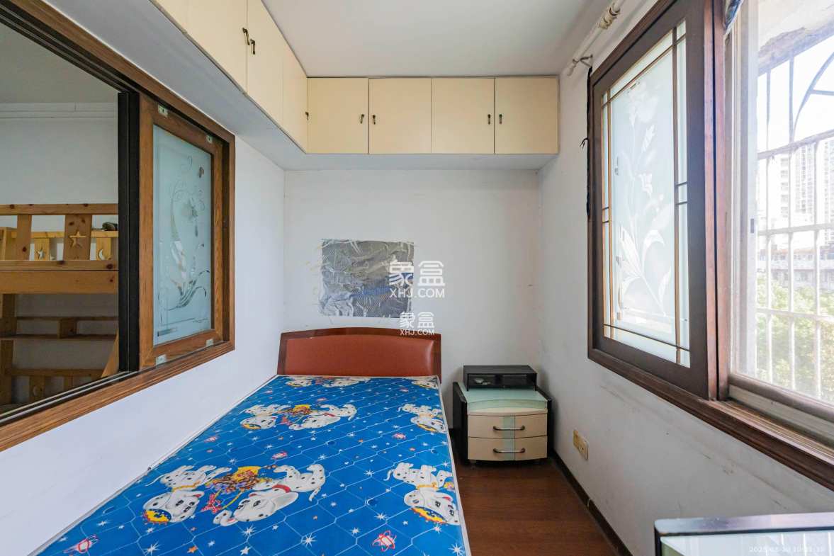 学宫街商住楼  3室2厅1卫    2300.0元/月 学宫街商住楼  3室2厅1卫    2300.0元/月室内图