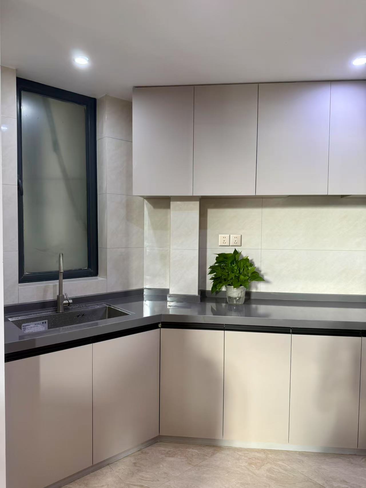 恒大海口湾二期 1室1厅1卫 3900.0元/月 恒大海口湾二期 1室1厅1卫 3900.0元/月室内图