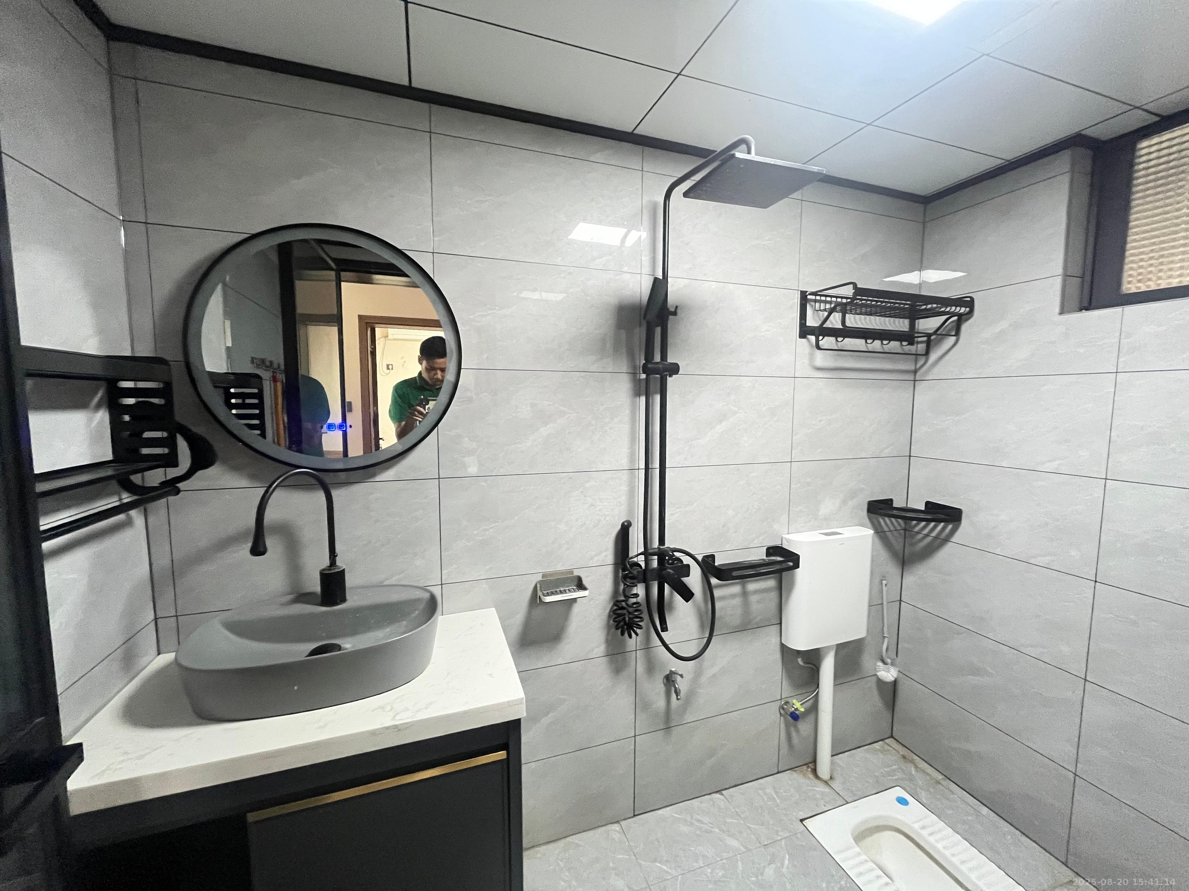 山水豪庭  1室1厅1卫    1600.0元/月室内图