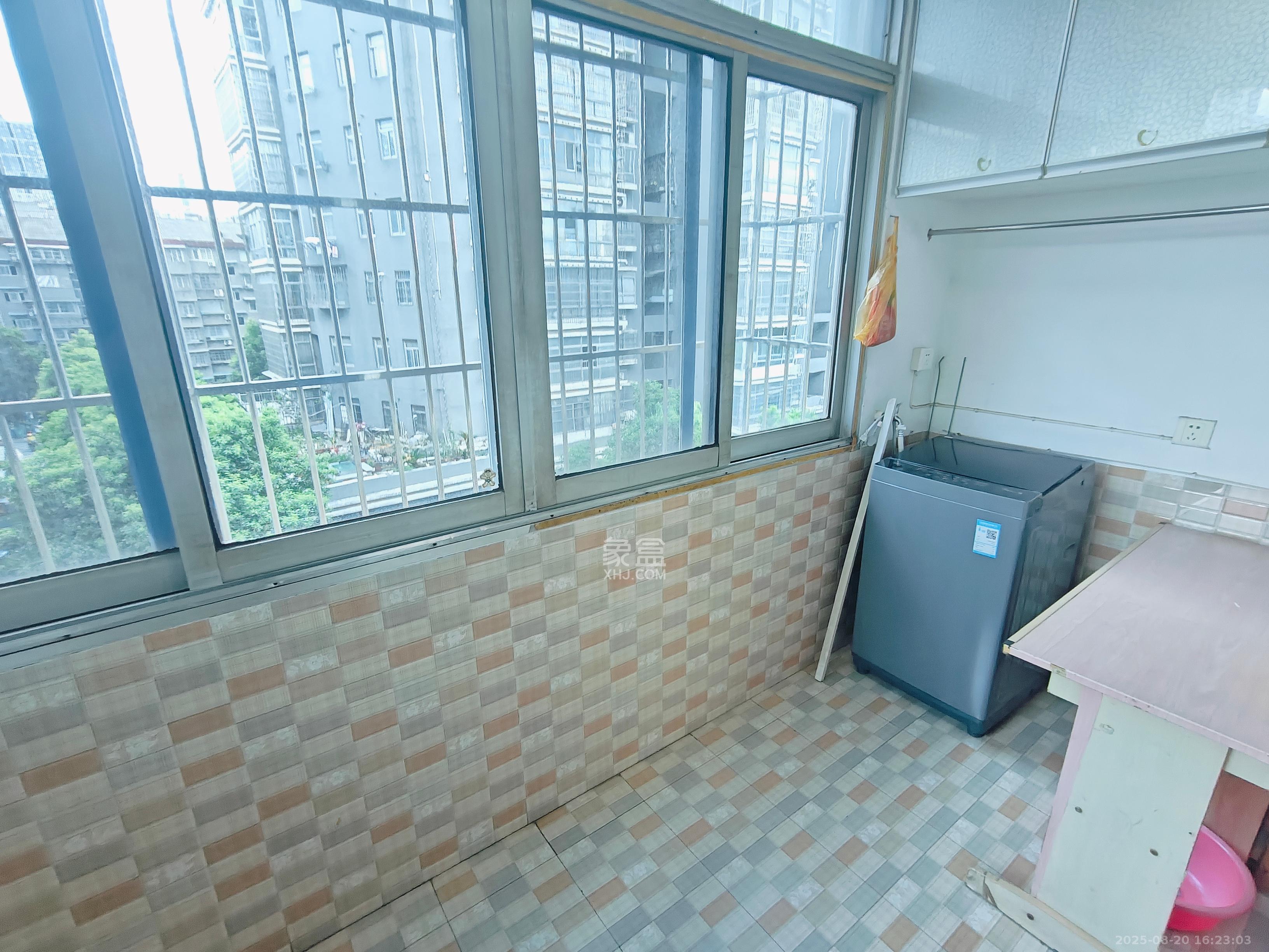 裕农街散盘 1室1厅1卫 2200.0元/月 裕农街散盘 1室1厅1卫 2200.0元/月室内图