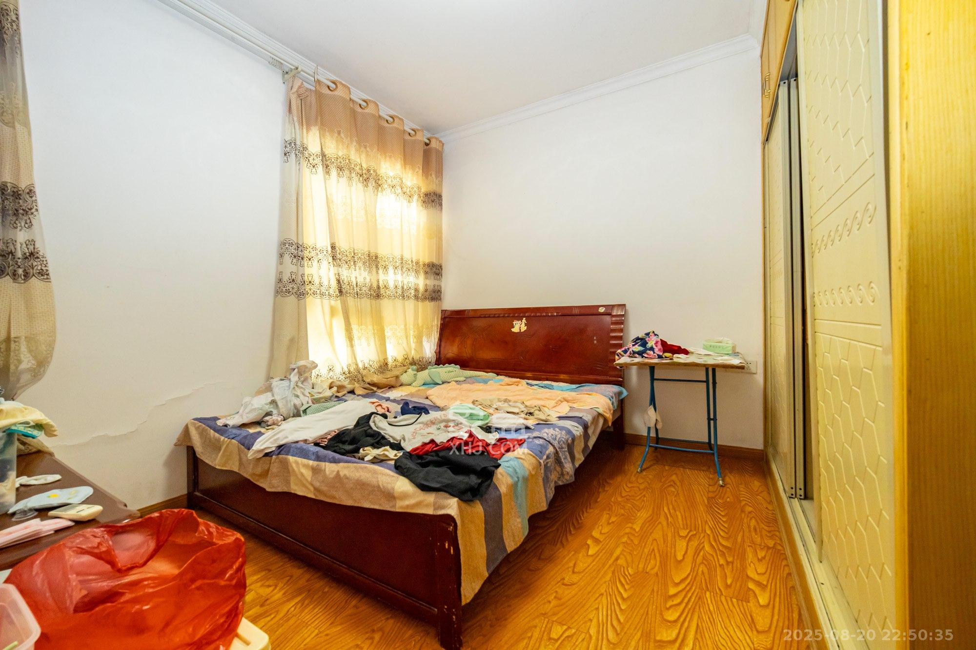 泊林晶城 3室2厅1卫 55.0万 泊林晶城 3室2厅1卫 55.0万卧室