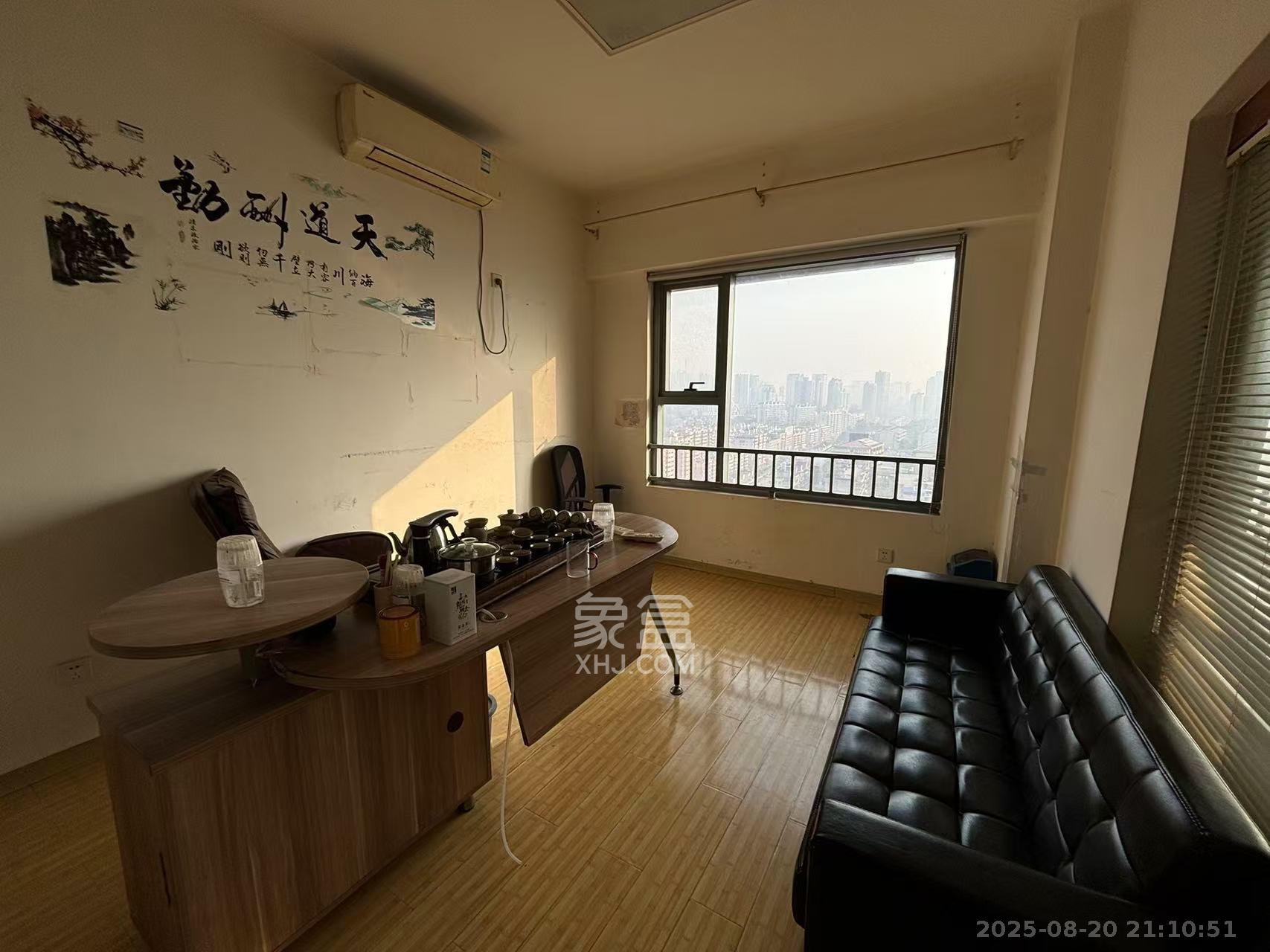 东怡外国(南湖一号) 1室1厅1卫 3400.0元/月 东怡外国(南湖一号) 1室1厅1卫 3400.0元/月室内图