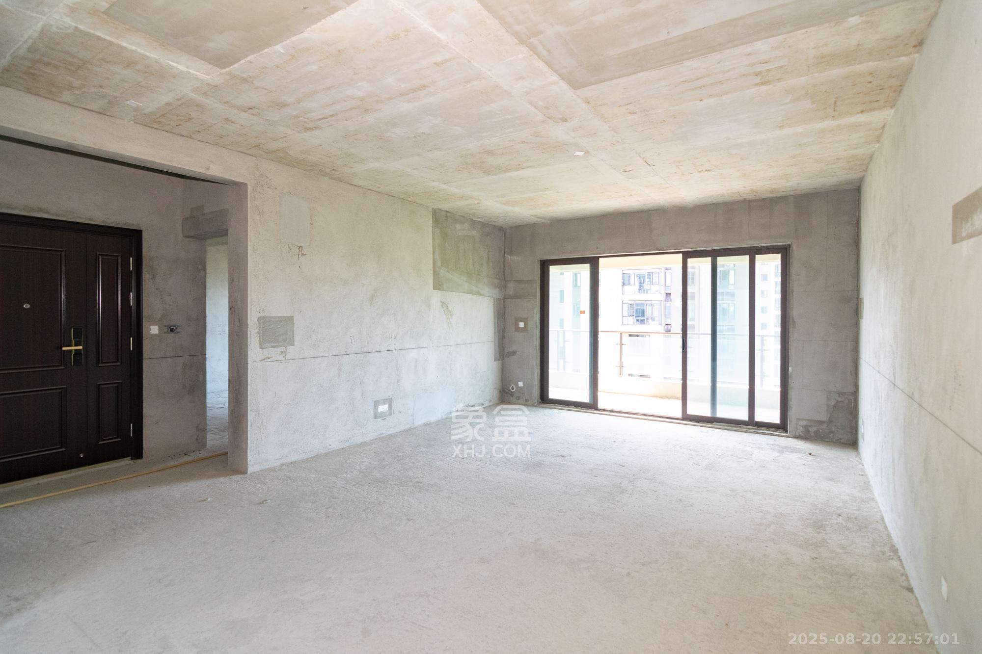 碧桂园御园  4室2厅2卫    166.0万客厅